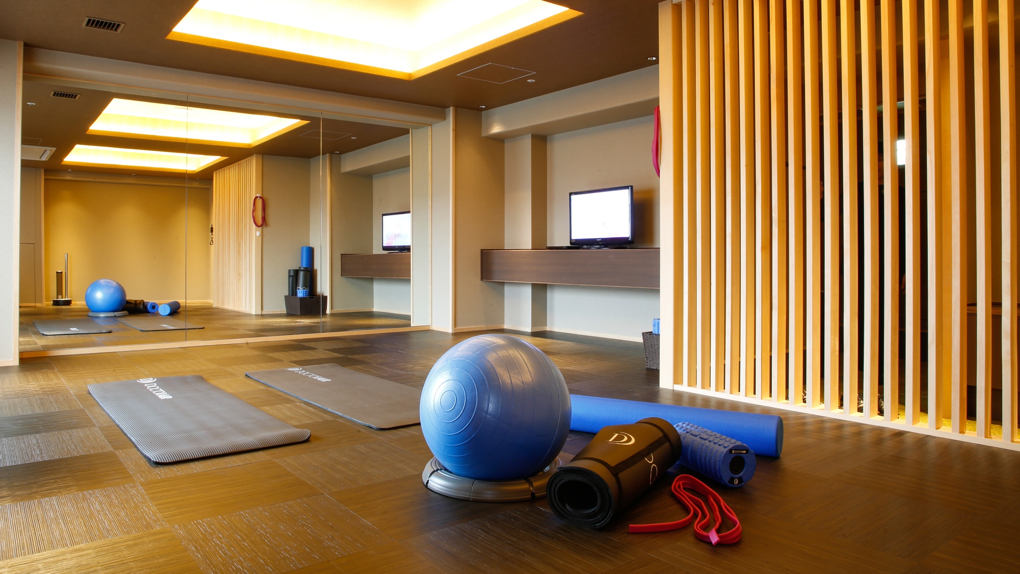 [Stretching Room] Yoga mats, stretch rolls, training tubes, etc. (image)