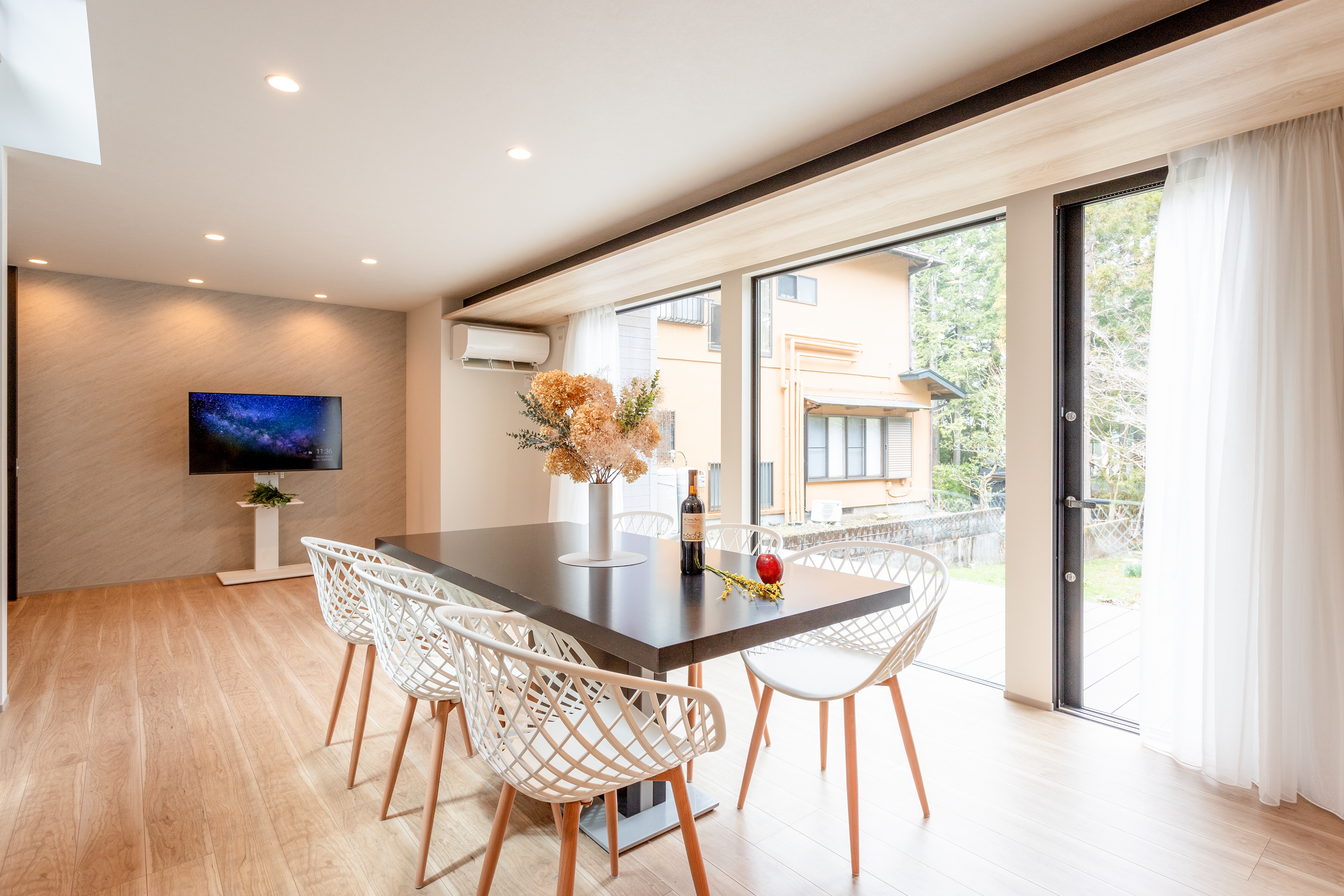 1F Living/dining room