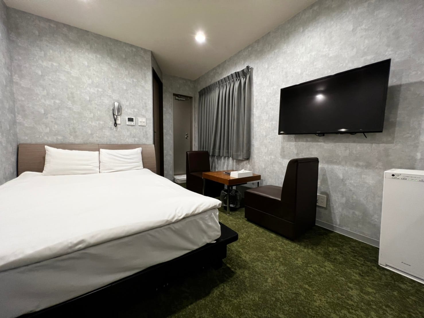 Regular Room & lt; Room 702 & gt; 1