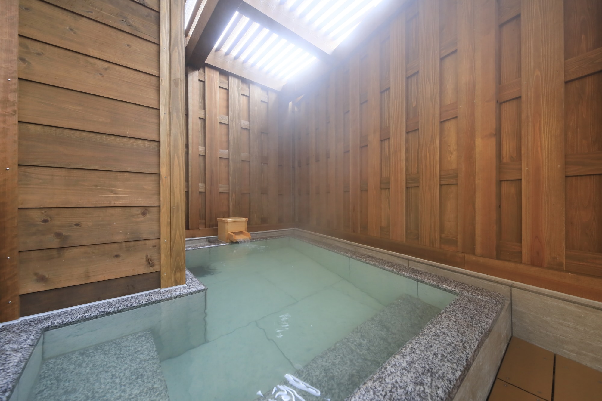 Adjacent open-air bath 2