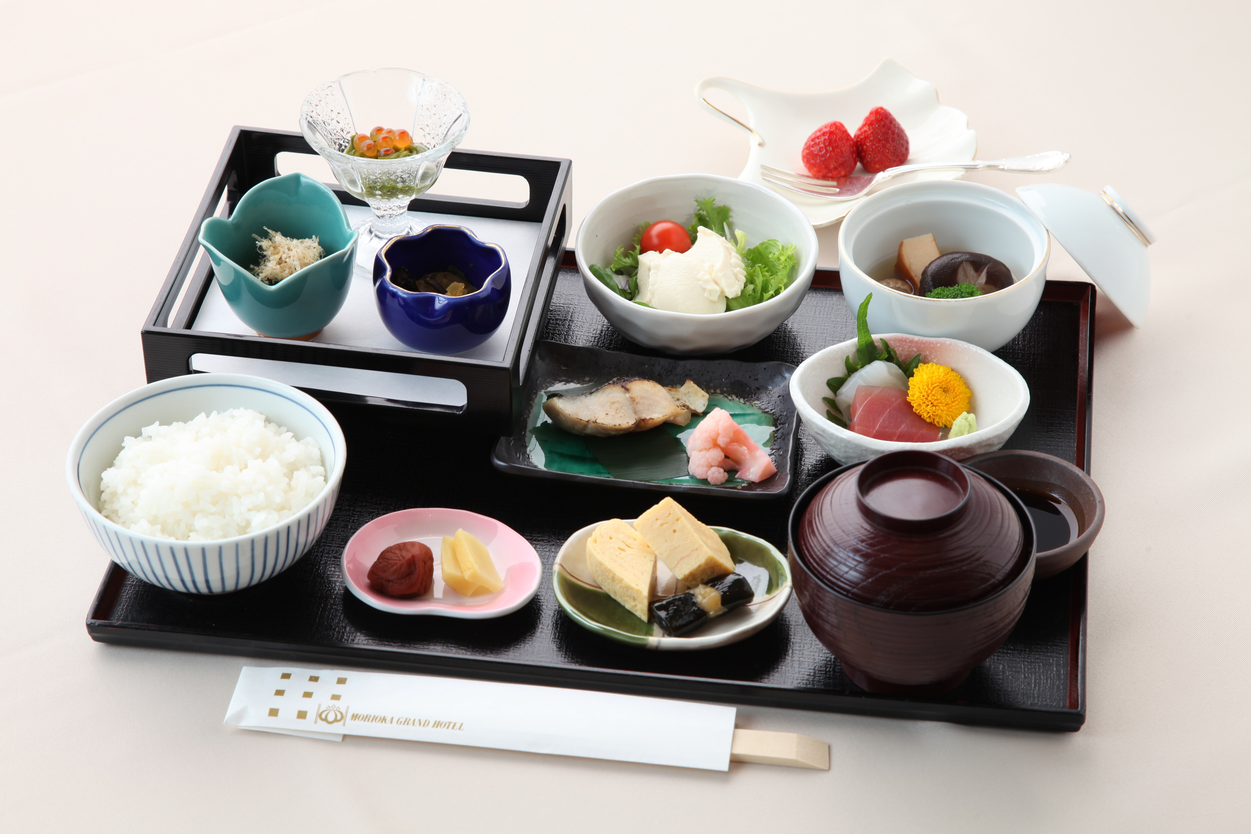 Breakfast (Japanese set meal)