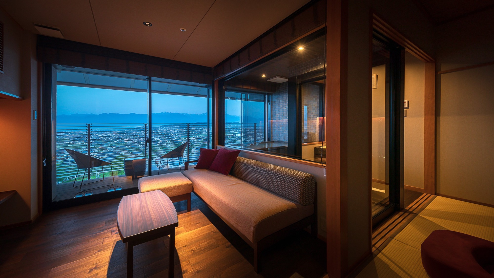 [East building, 10 tatami mats with hot spring view bath (56㎡), high-class Japanese-style room with living room] with terrace