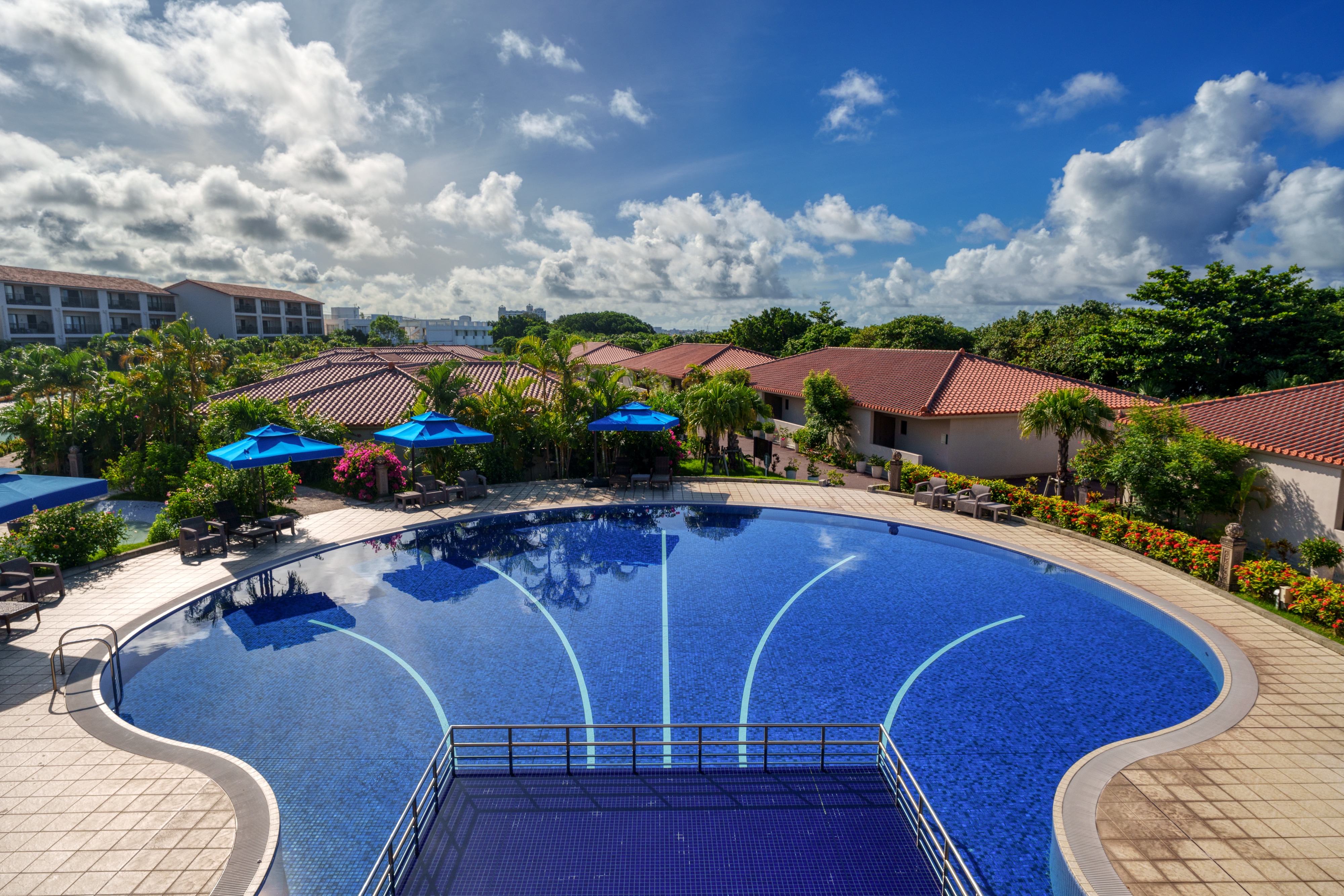 Outdoor pool/villa garden