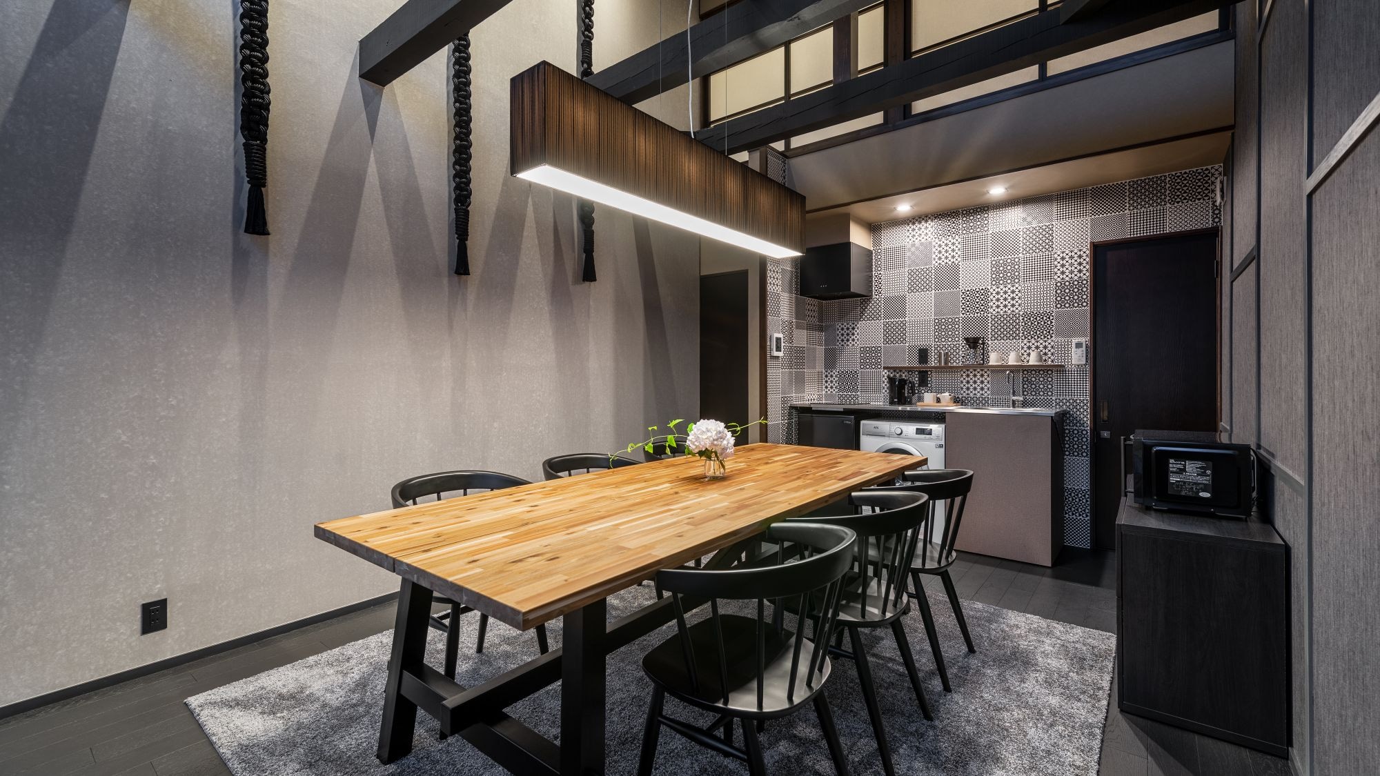 Rented townhouse (detached house of THE MACHIYA HOTEL TAKAYAMA) Living and dining room