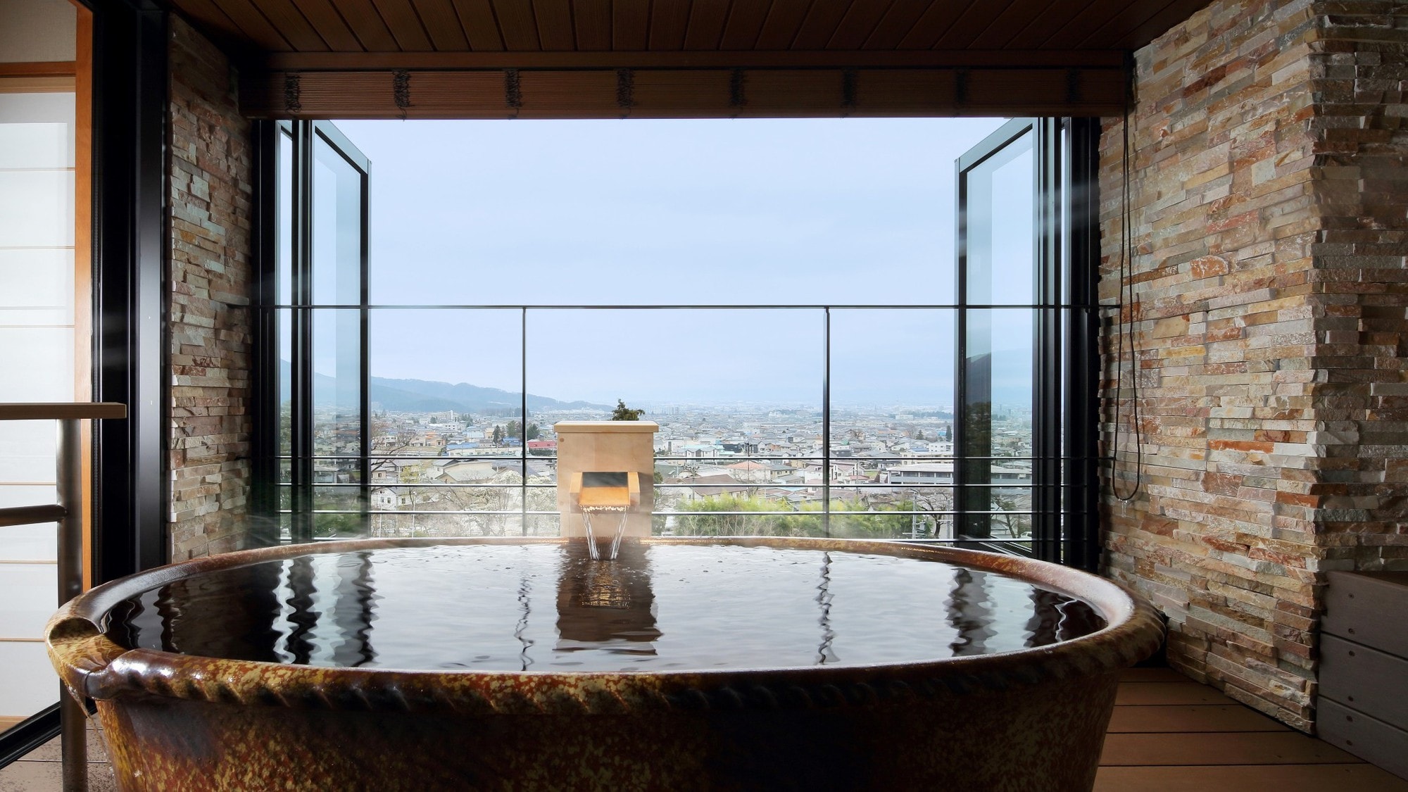 [Chuo-den, hot spring open-air bath (70㎡) Japanese and Western room with living room]