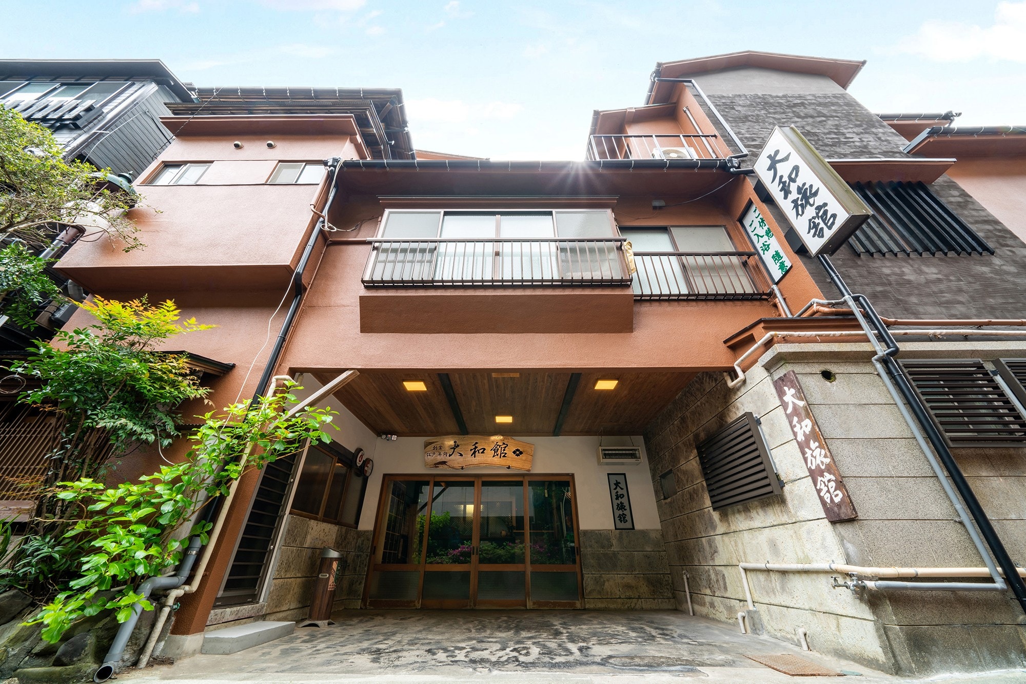 ◆Exterior [Main entrance]