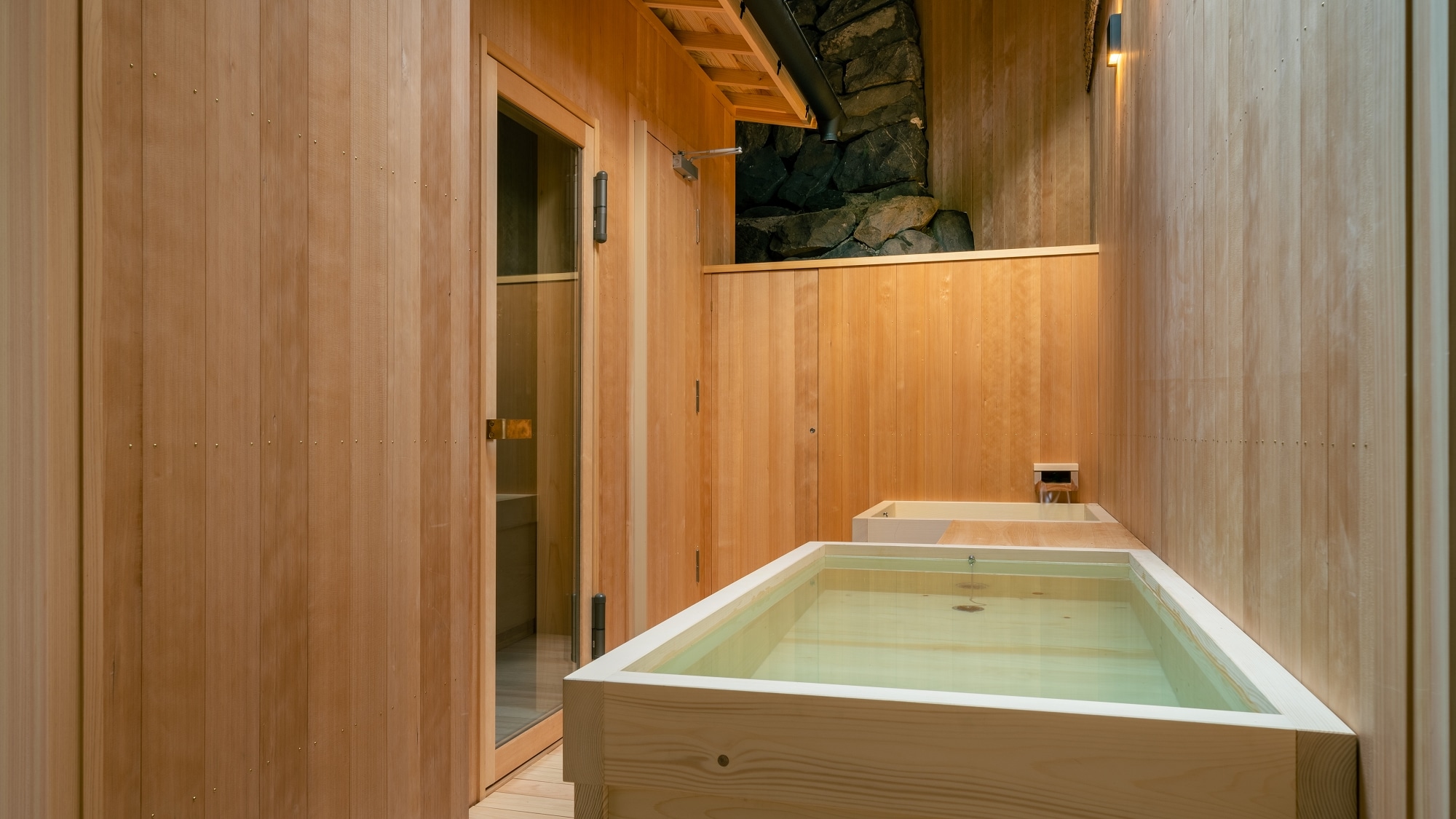 [Annex Kanegaya] Hyakujuroku / A charming house / Semi-open-air bath with sauna