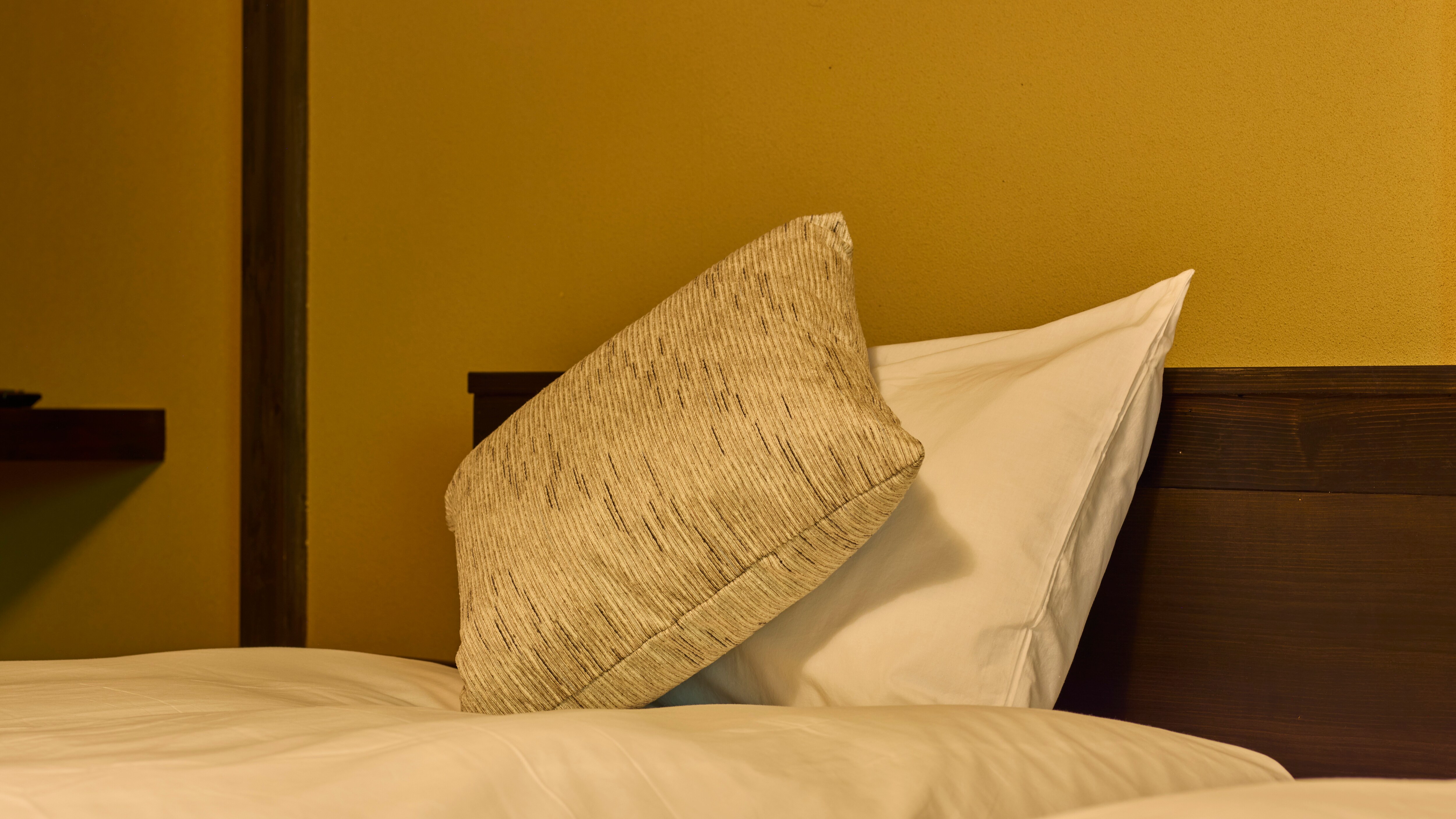 [Comfort Japanese-style room] A bed where you can sleep together with your dog.