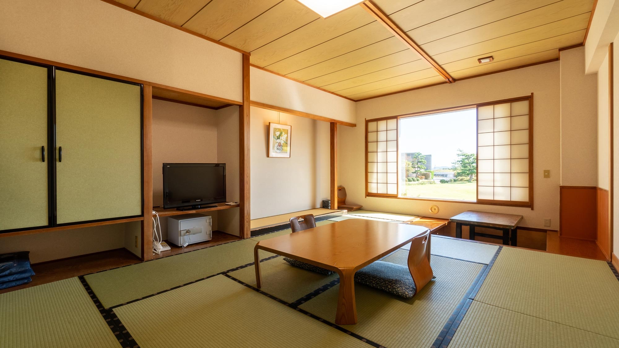 Kamar bergaya Jepang Takashirokan 12 tikar tatami (taman)
