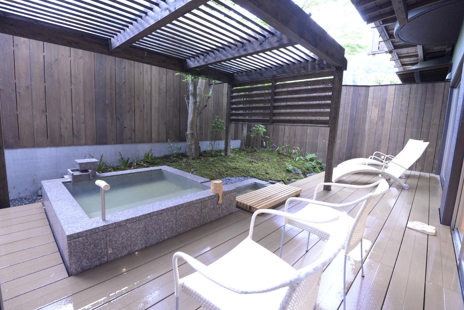 "仗" Japanese-style room 10 tatami mats + Western-style room + footbath included (90㎡)