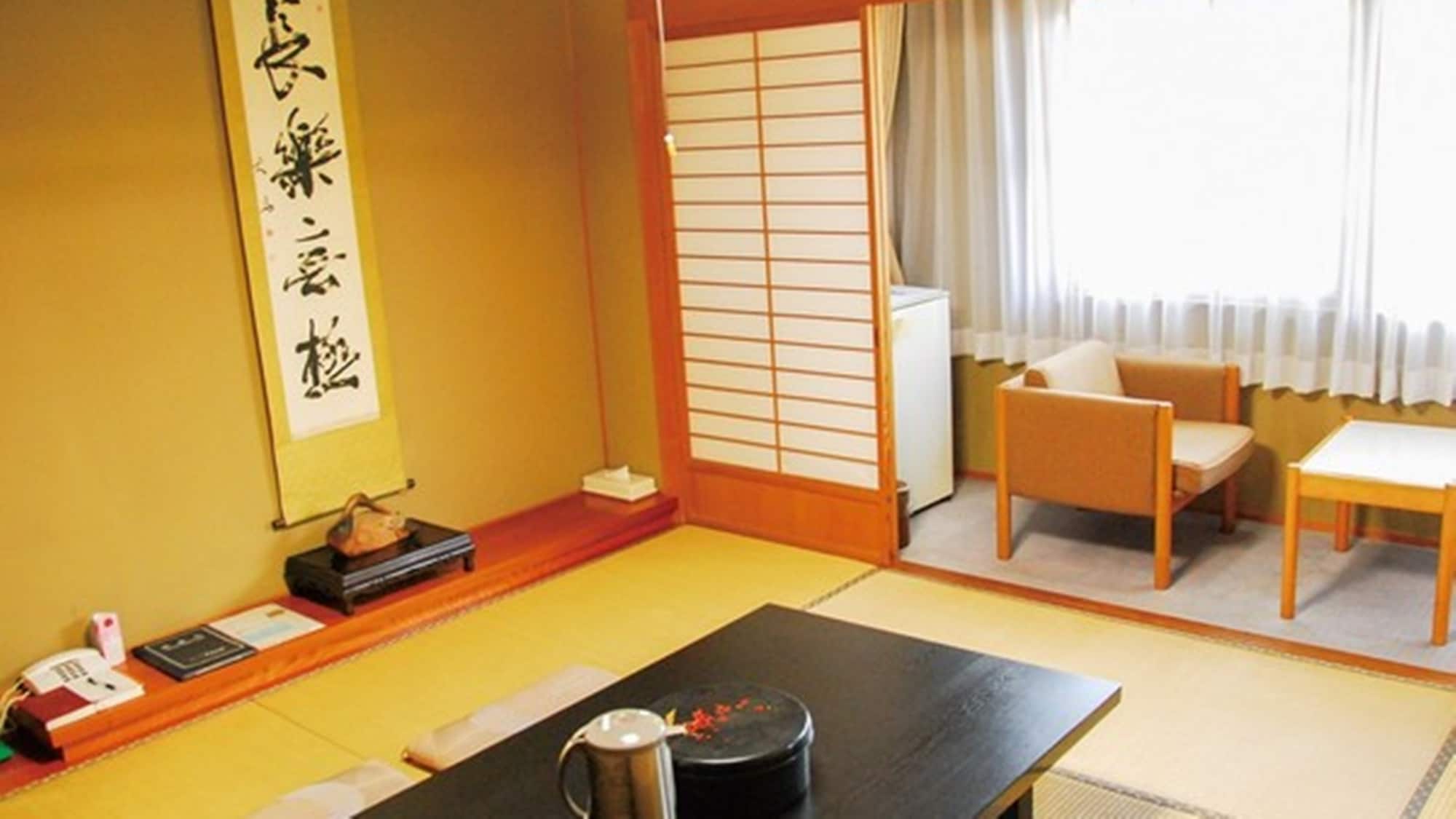 *Japanese-style room