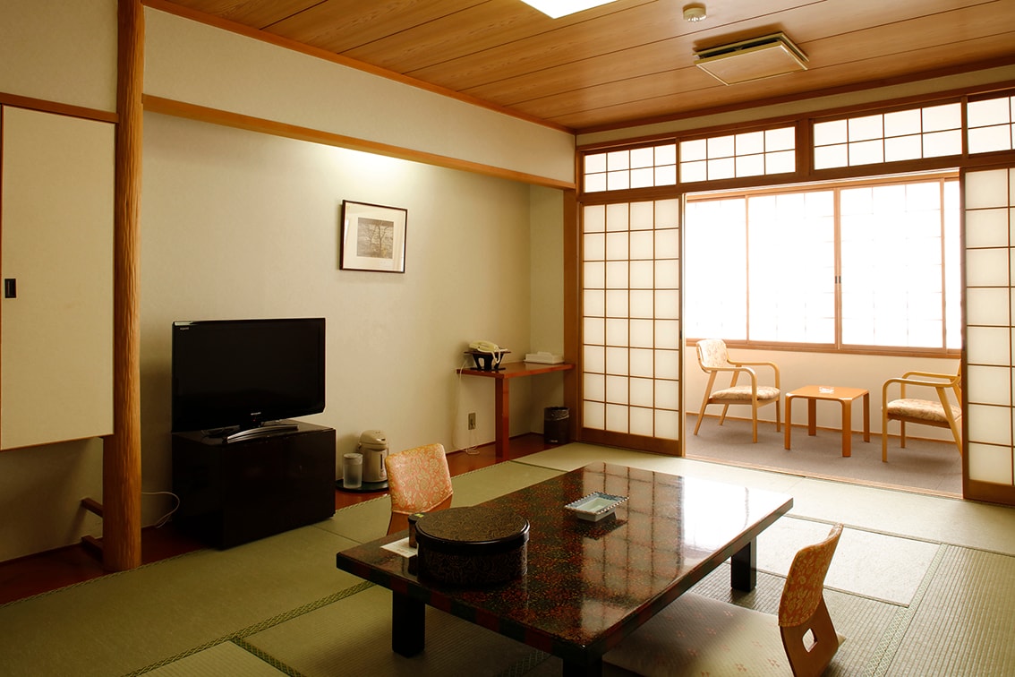 Sayap Barat: Ruang bergaya Jepang (12 tikar tatami)
