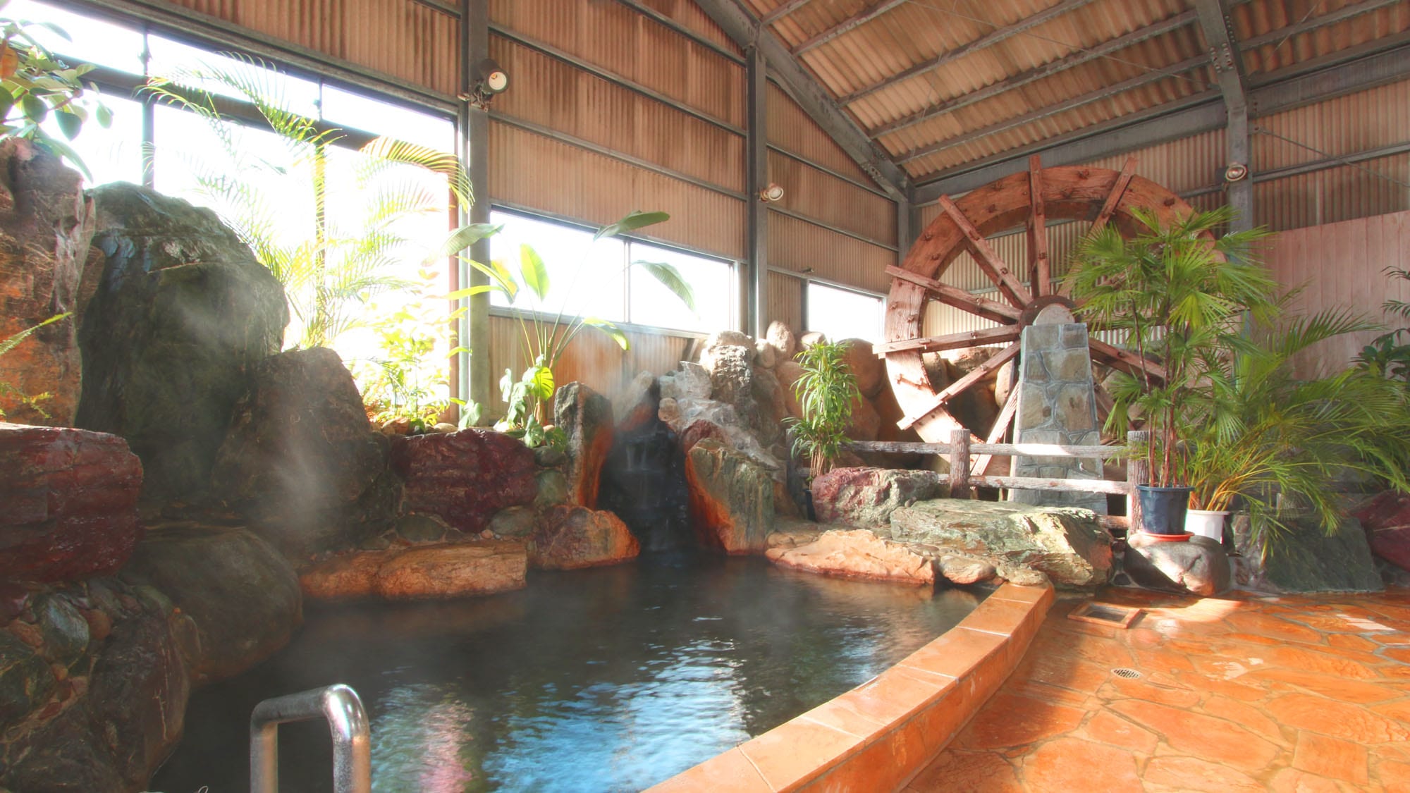 Please enjoy the quality of Kyomachi Onsen's spring waters. We offer a large bath where you can relax and soak.