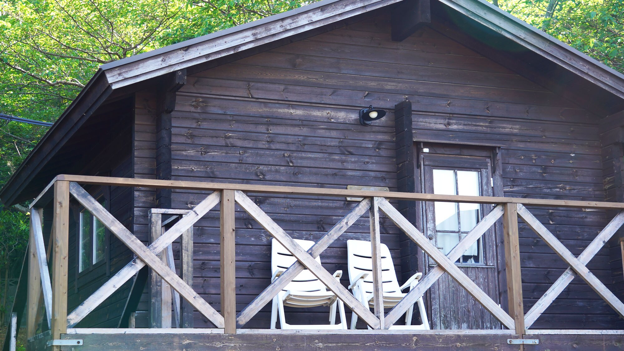 Cabin (exterior)