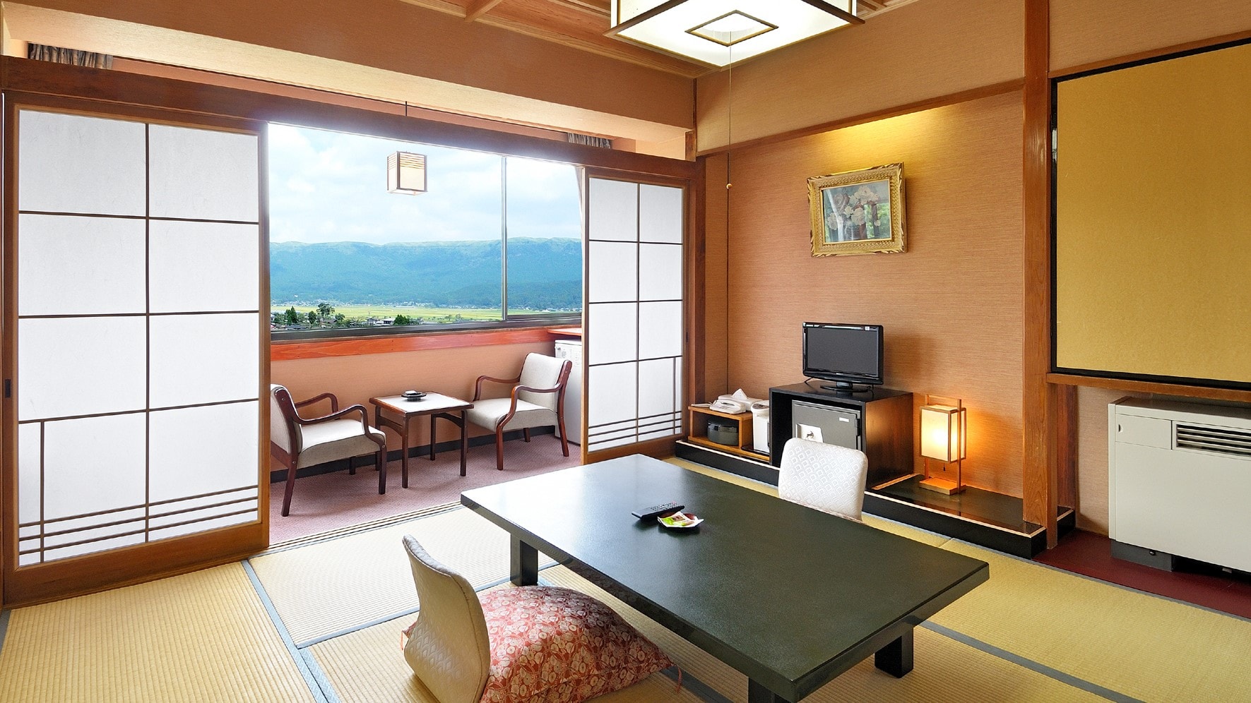 Japanese-style room 3rd-5th floor "Townscape side" / example