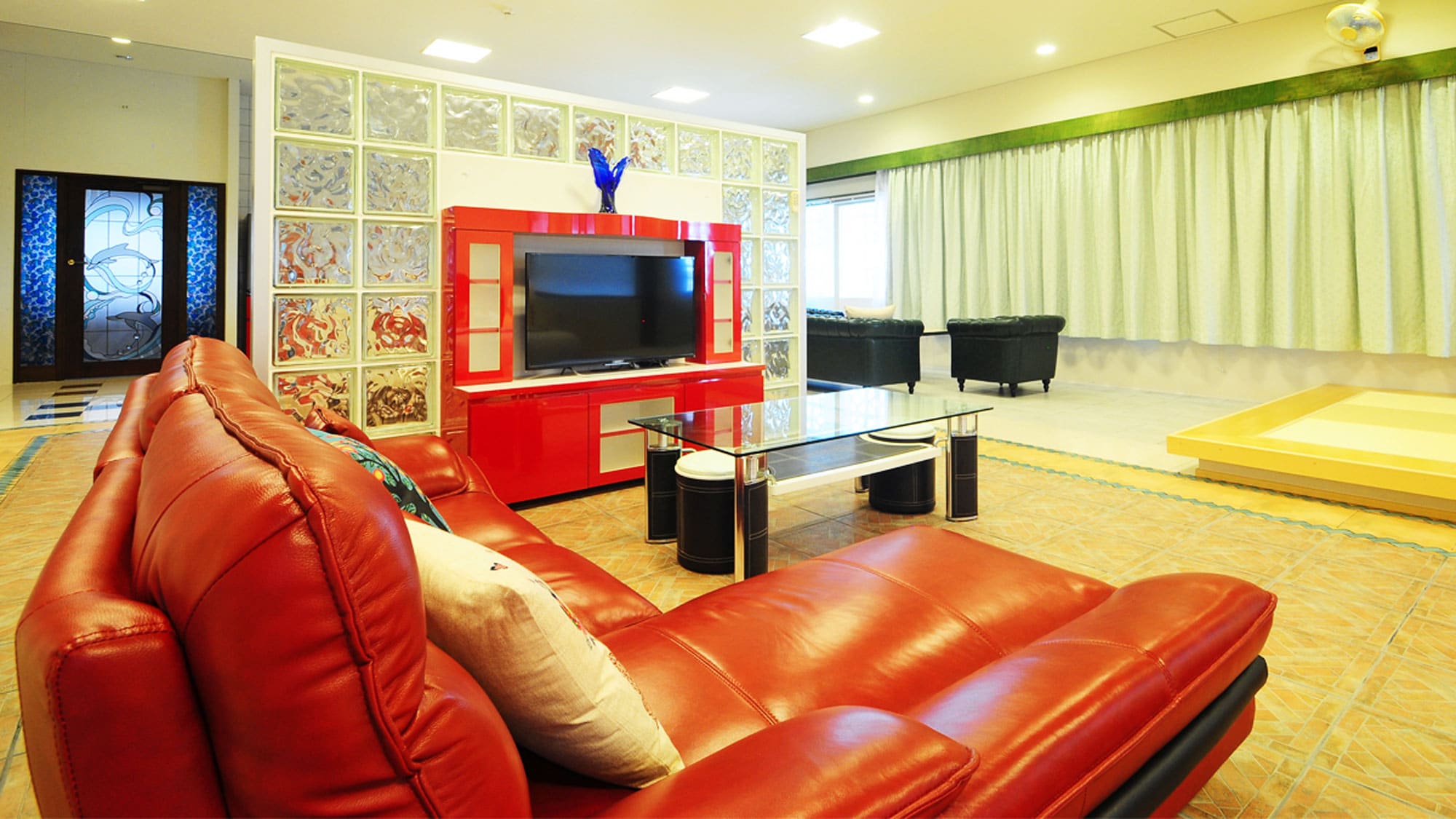 Fusaki Main Building [Living Room] Please relax and unwind on the couch sofa ♪