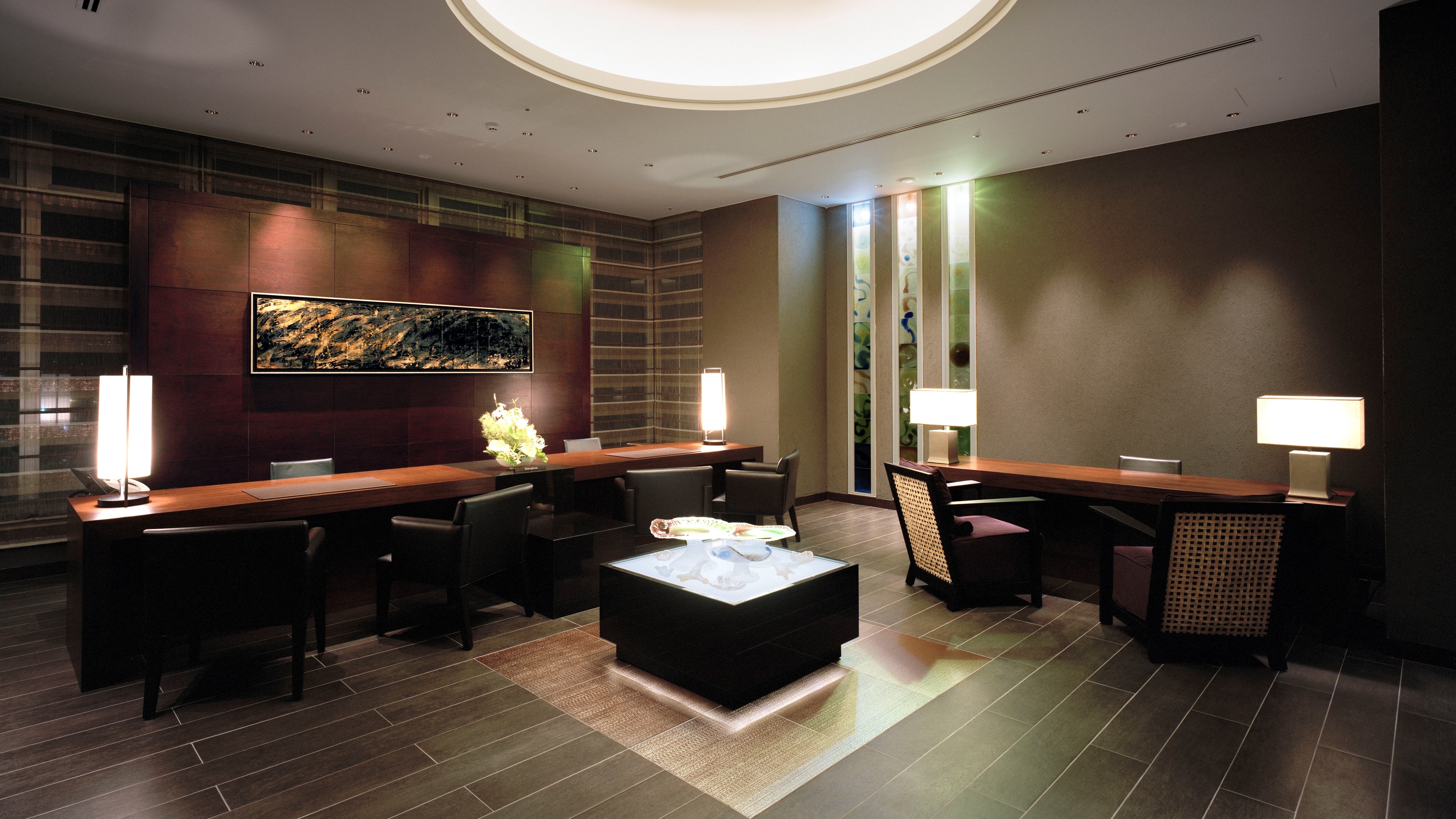 Top floor front sitting style welcome drink