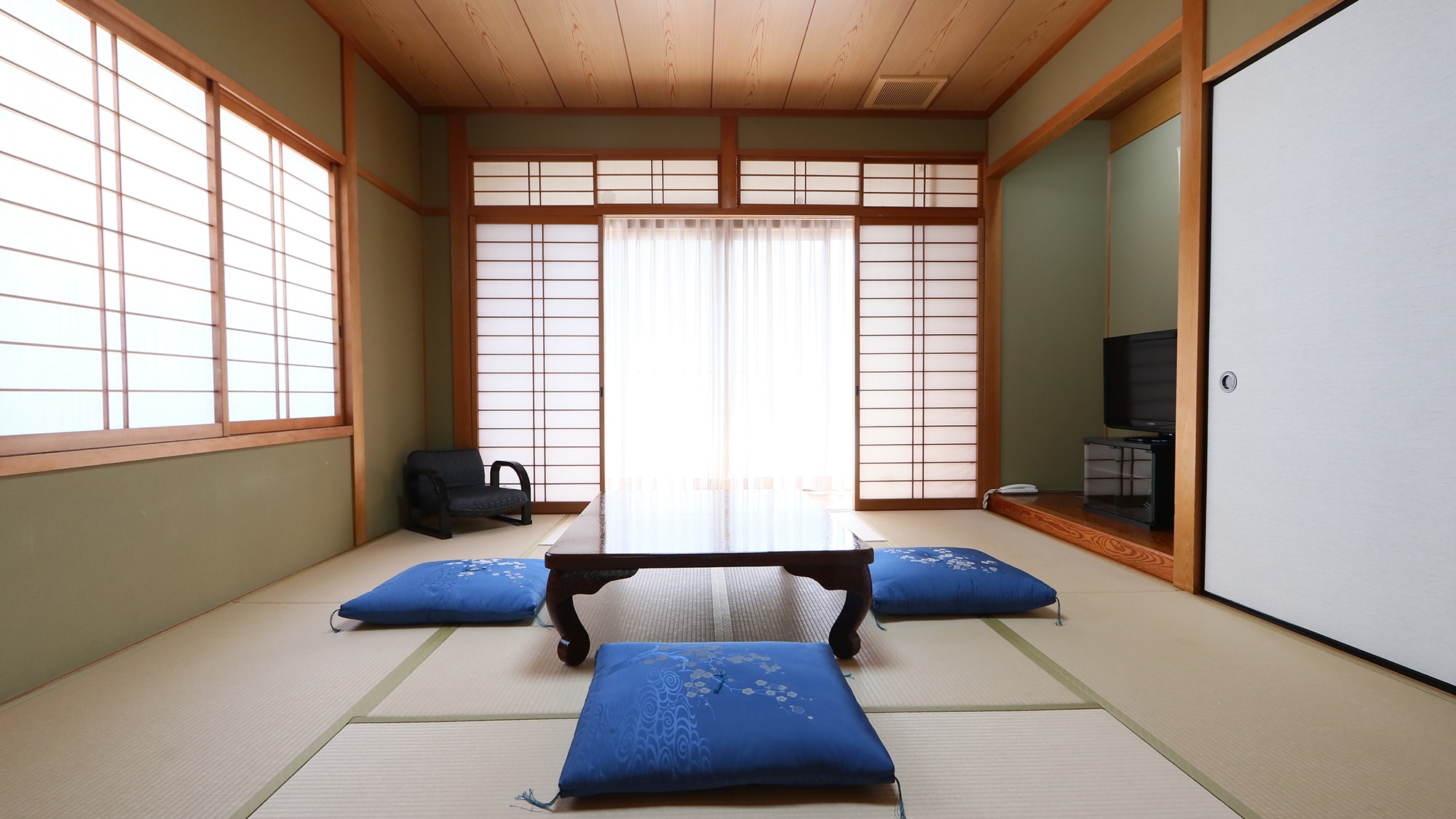 新館日式房間 〇禁菸房範例，10張榻榻米的日式房間