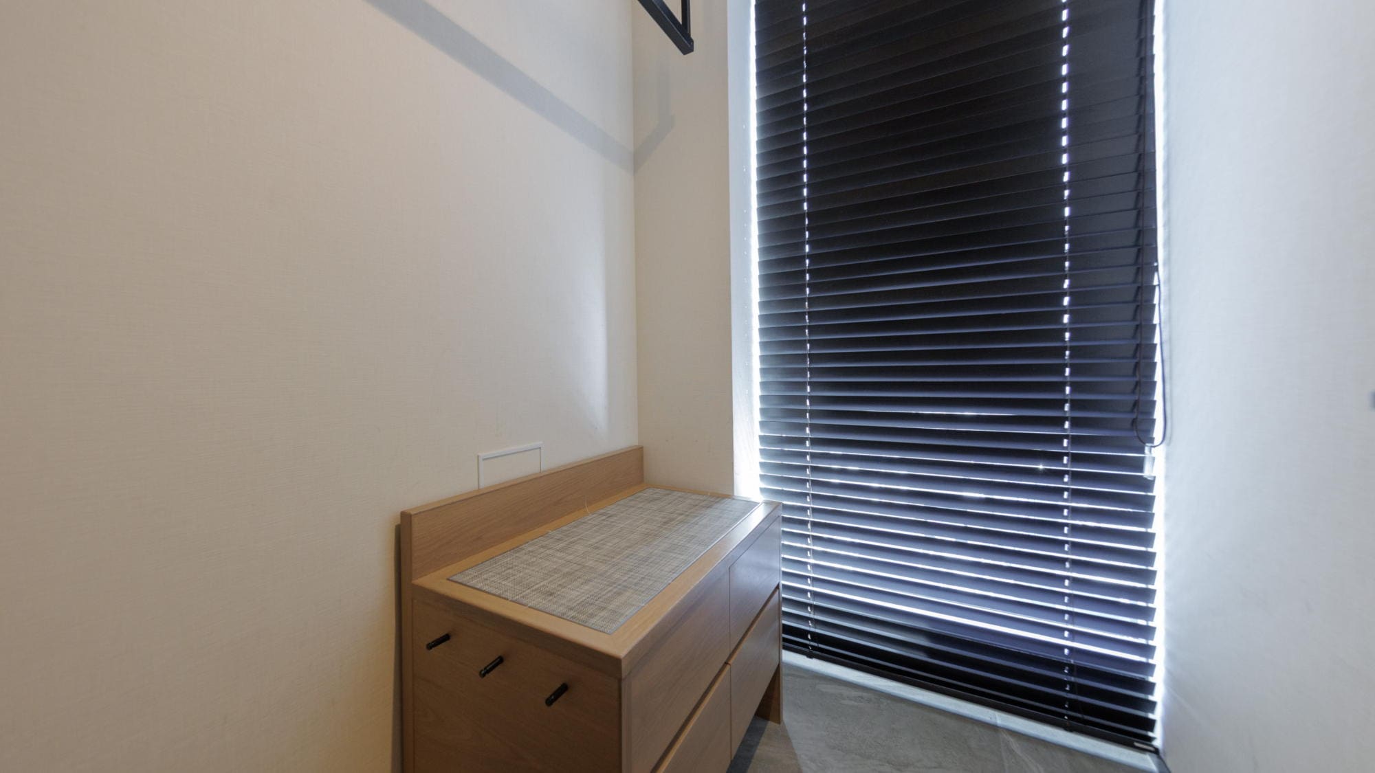 [HIBIYA Suite (Twin)] Walk-in closet