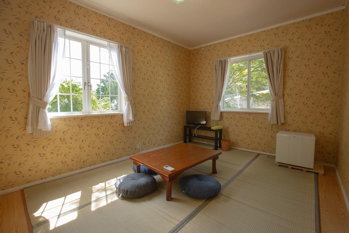 Kamar bergaya Jepang (dengan kamar mandi dan toilet)