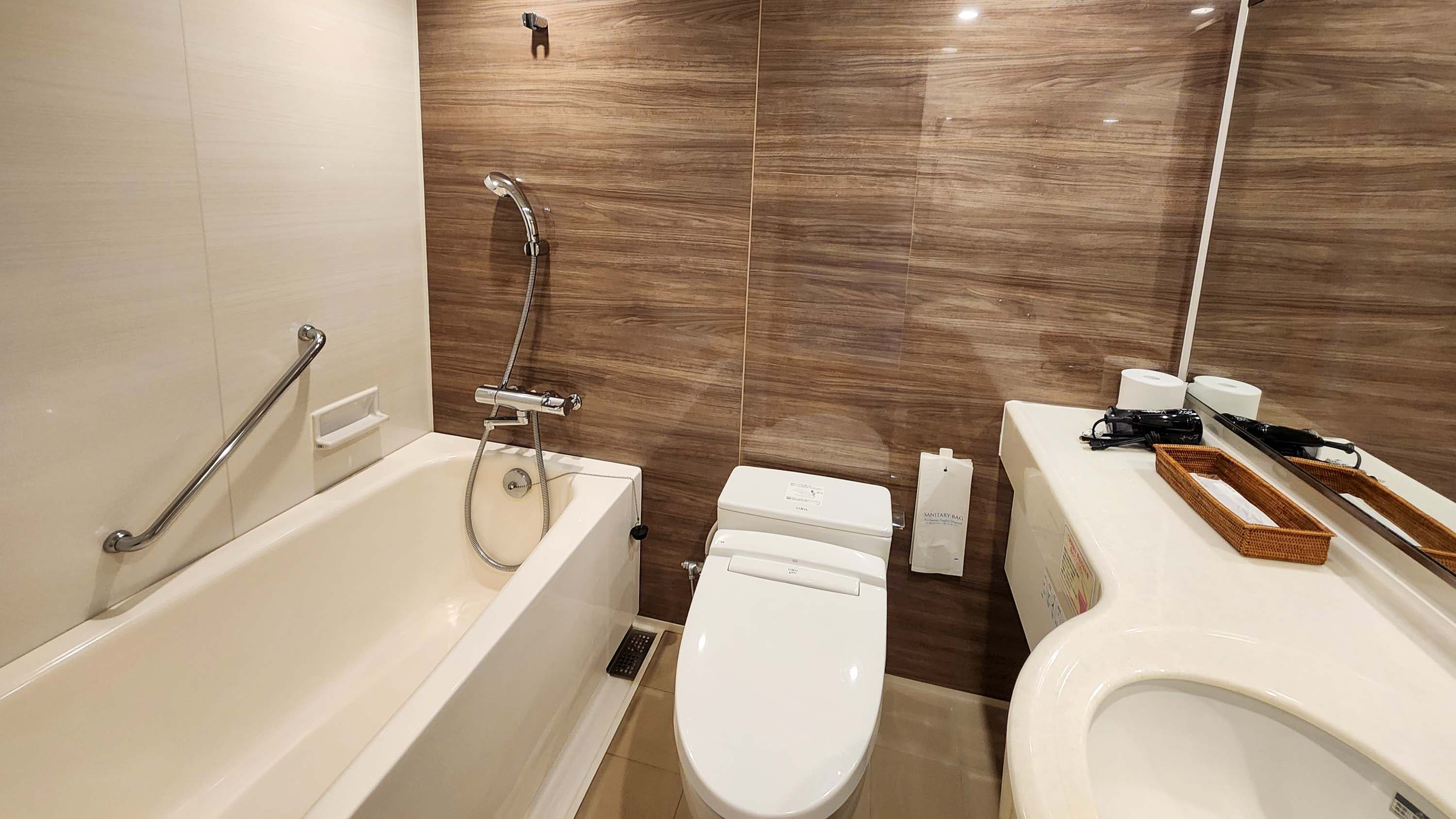 Japanese-Western style room, unit bath