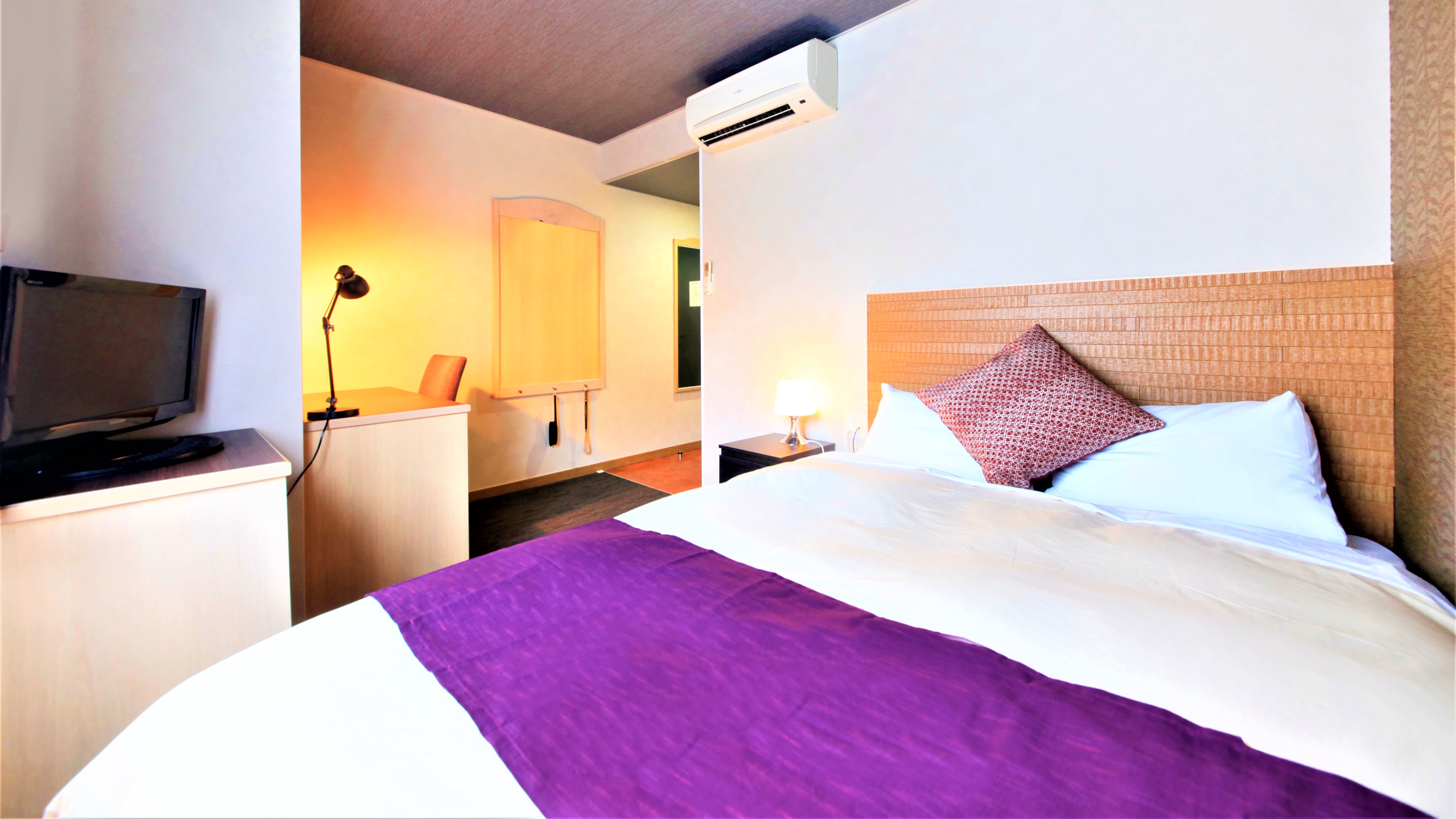 <Main Building/Double Room> Can be widely used for business purposes and solo travelers.