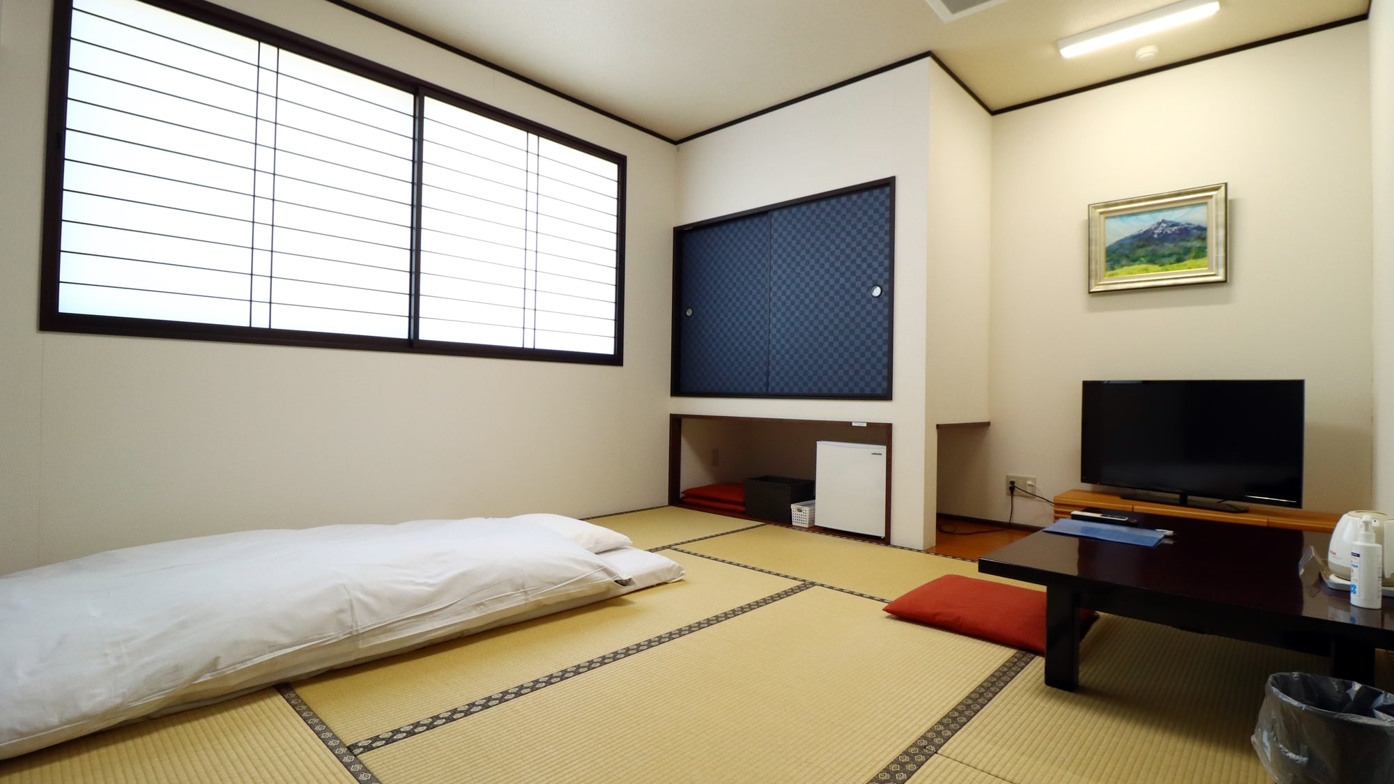 # [Kamar bergaya Jepang] Futon diletakkan di dalam kamar sehingga Anda dapat bersantai dan melepas lelah.