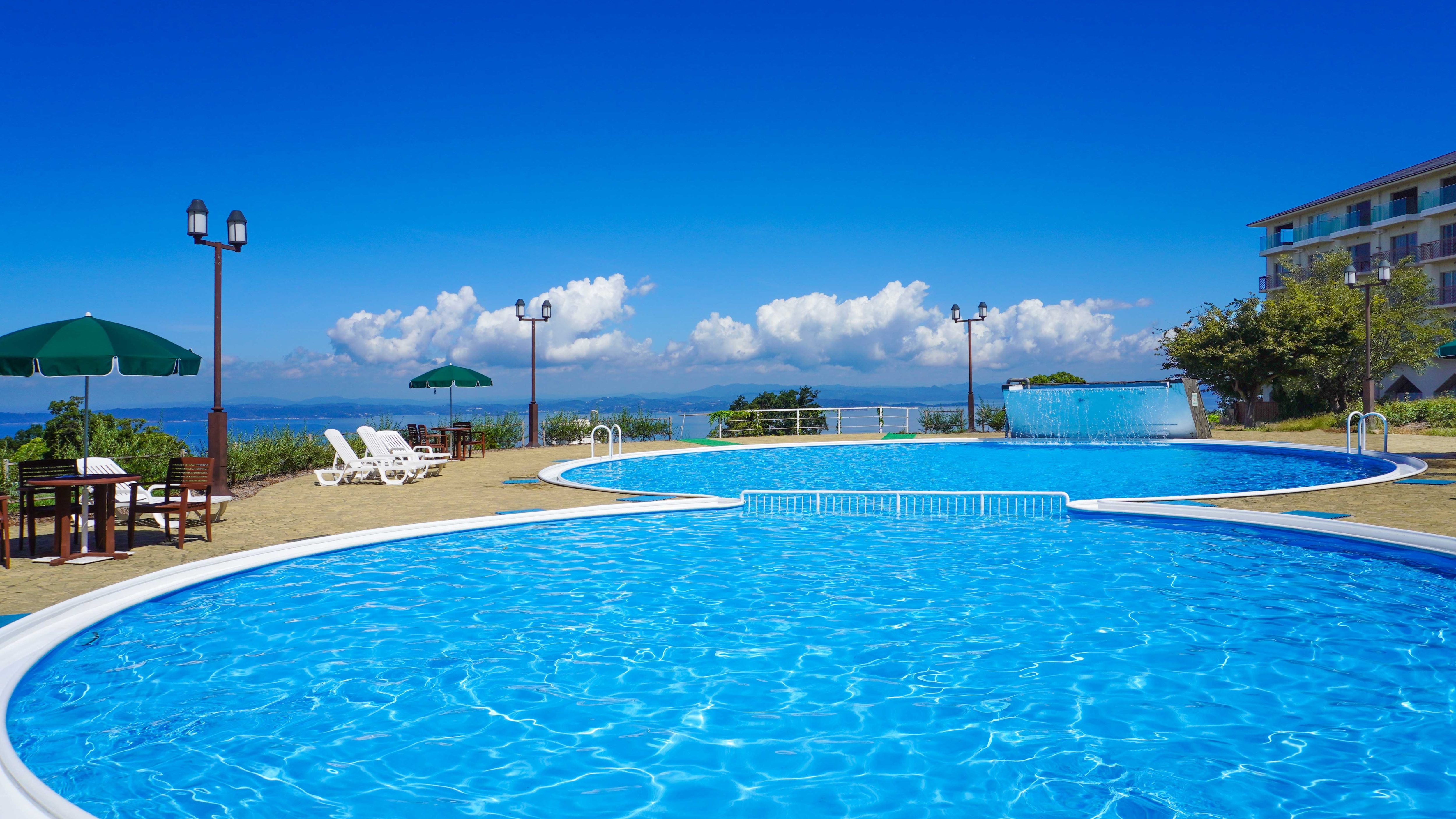 Pool opening hours in 2025: 7/19~8/31