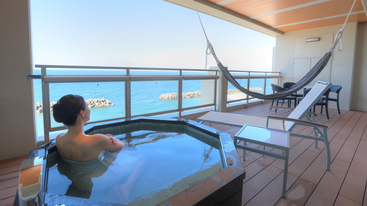 Corner suites and suites have a 20m2 terrace. There are also hot spring open-air baths and hammocks.