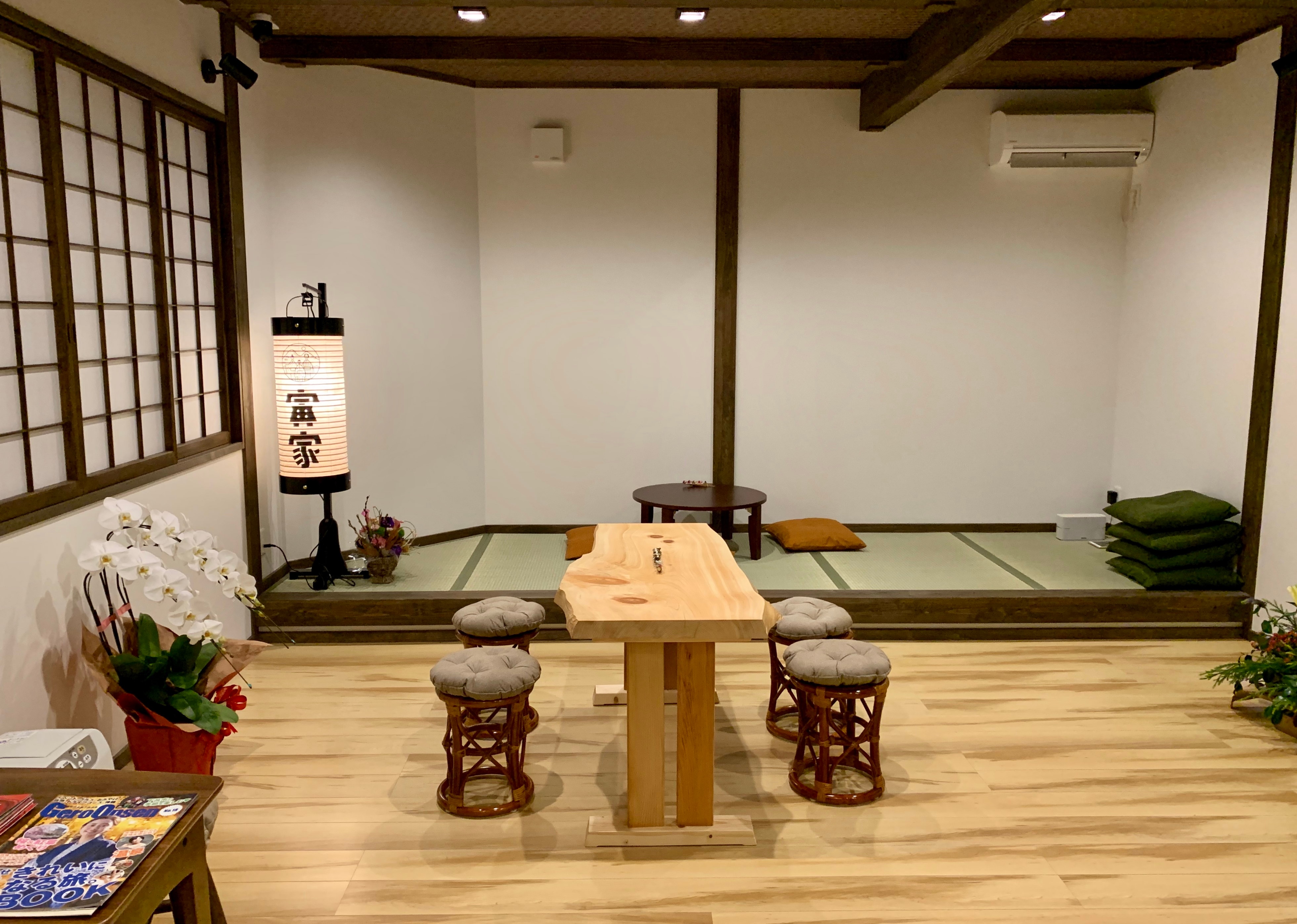 A stylish, modern Japanese lobby space.