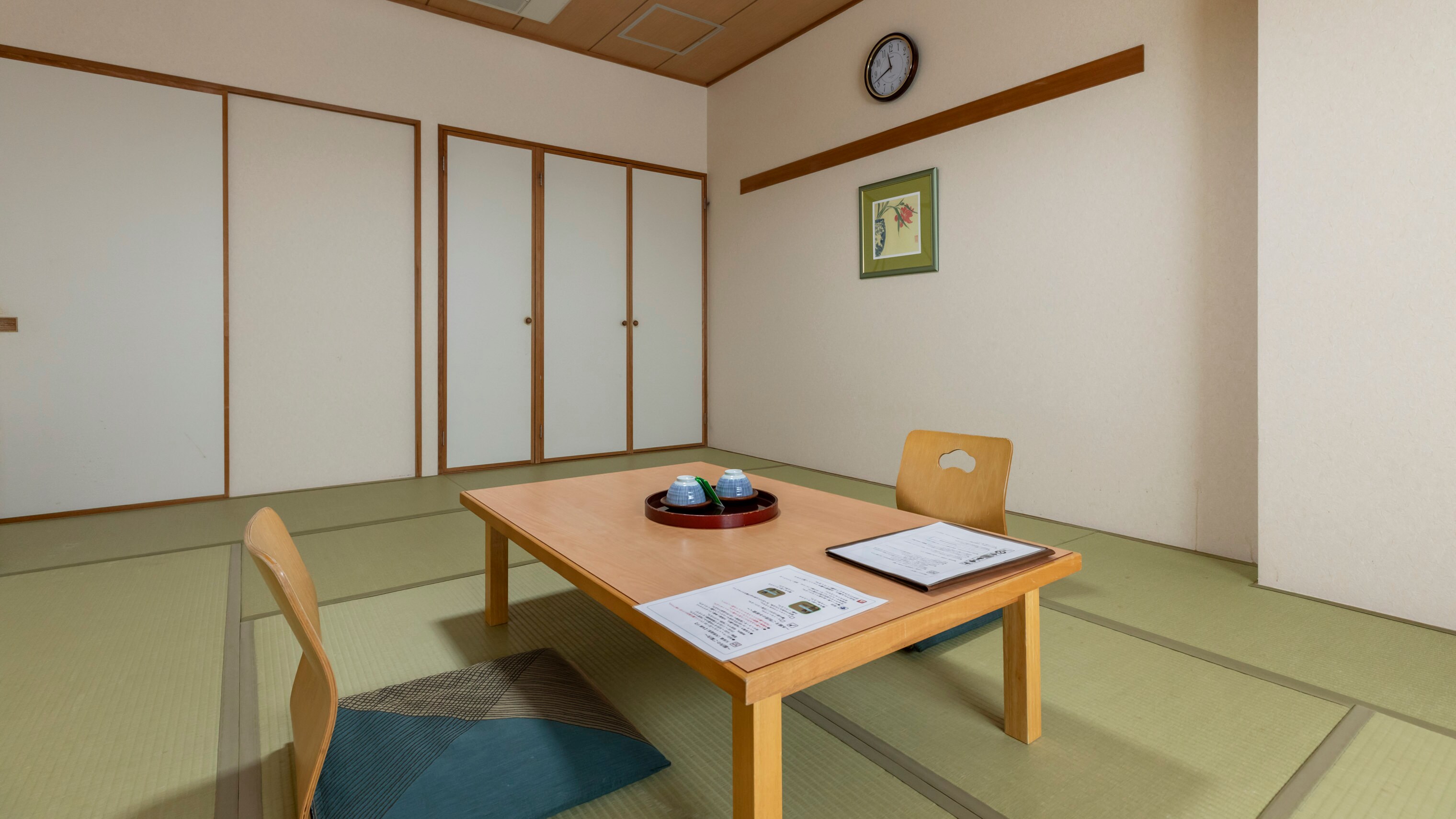 [Main building] Japanese-style room 10 tatami mats (no bath/with toilet)