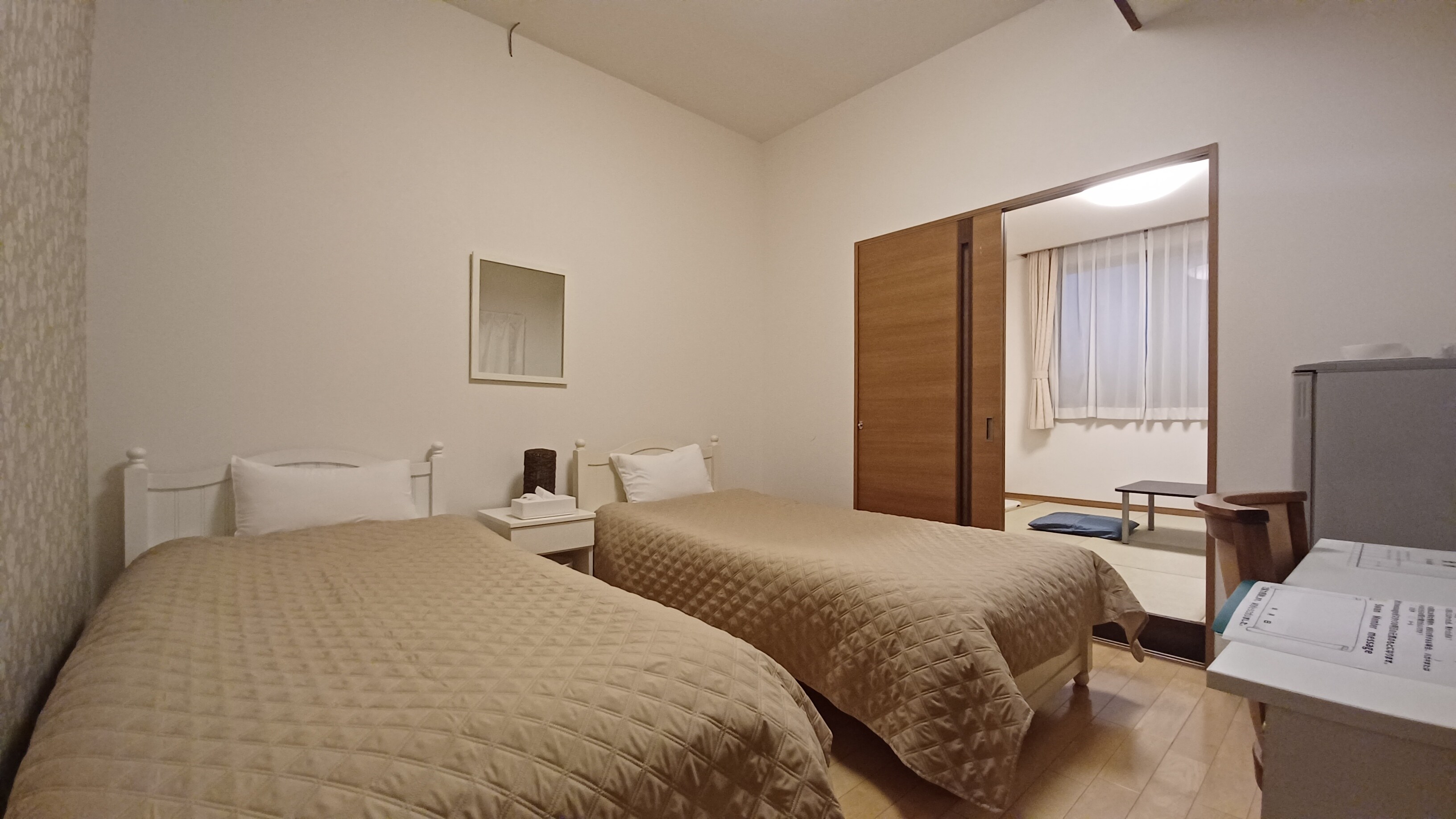 B Half Japanese-Western Room (B-1, 2, 3)