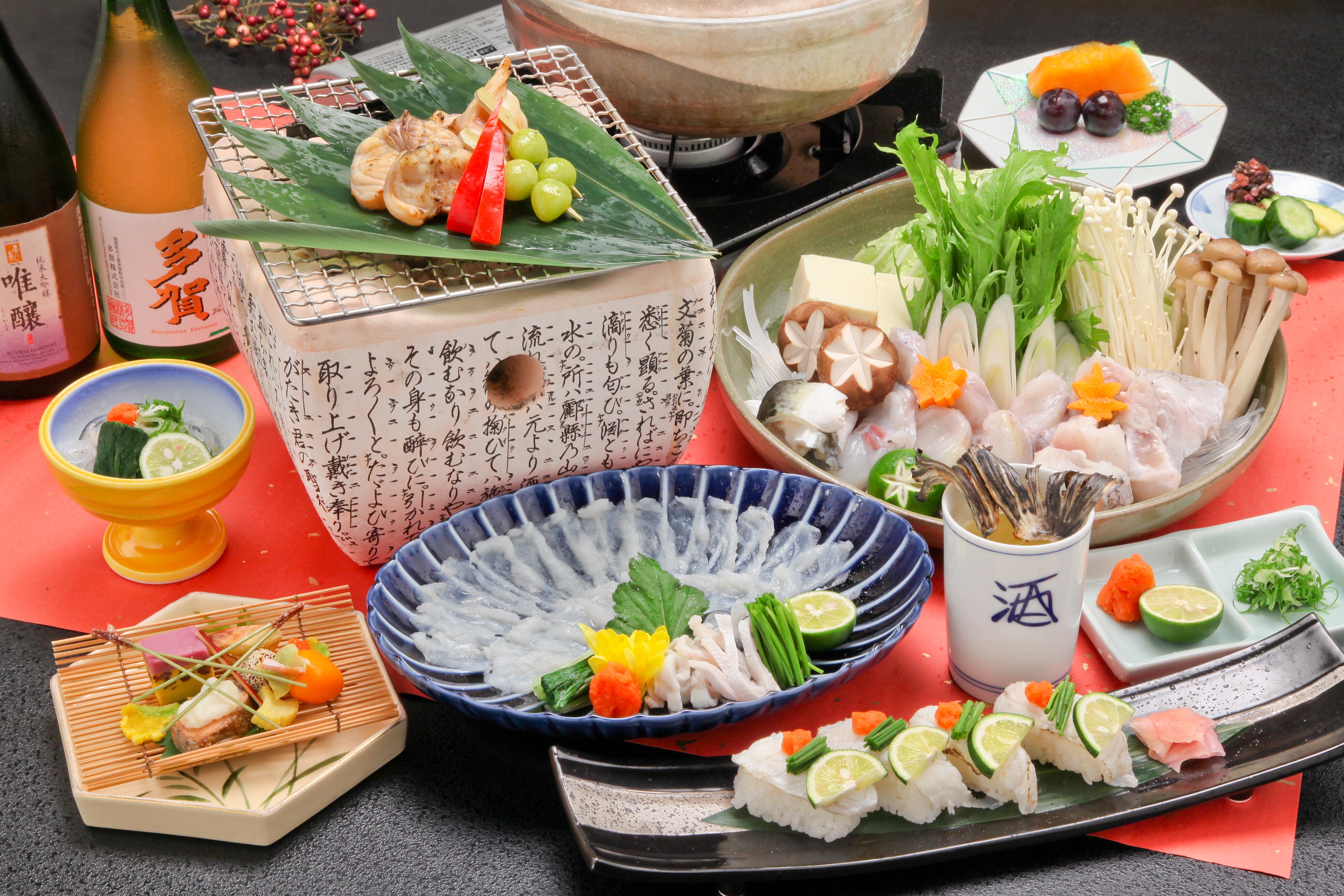 A luxurious banquet of fugu dishes (image)