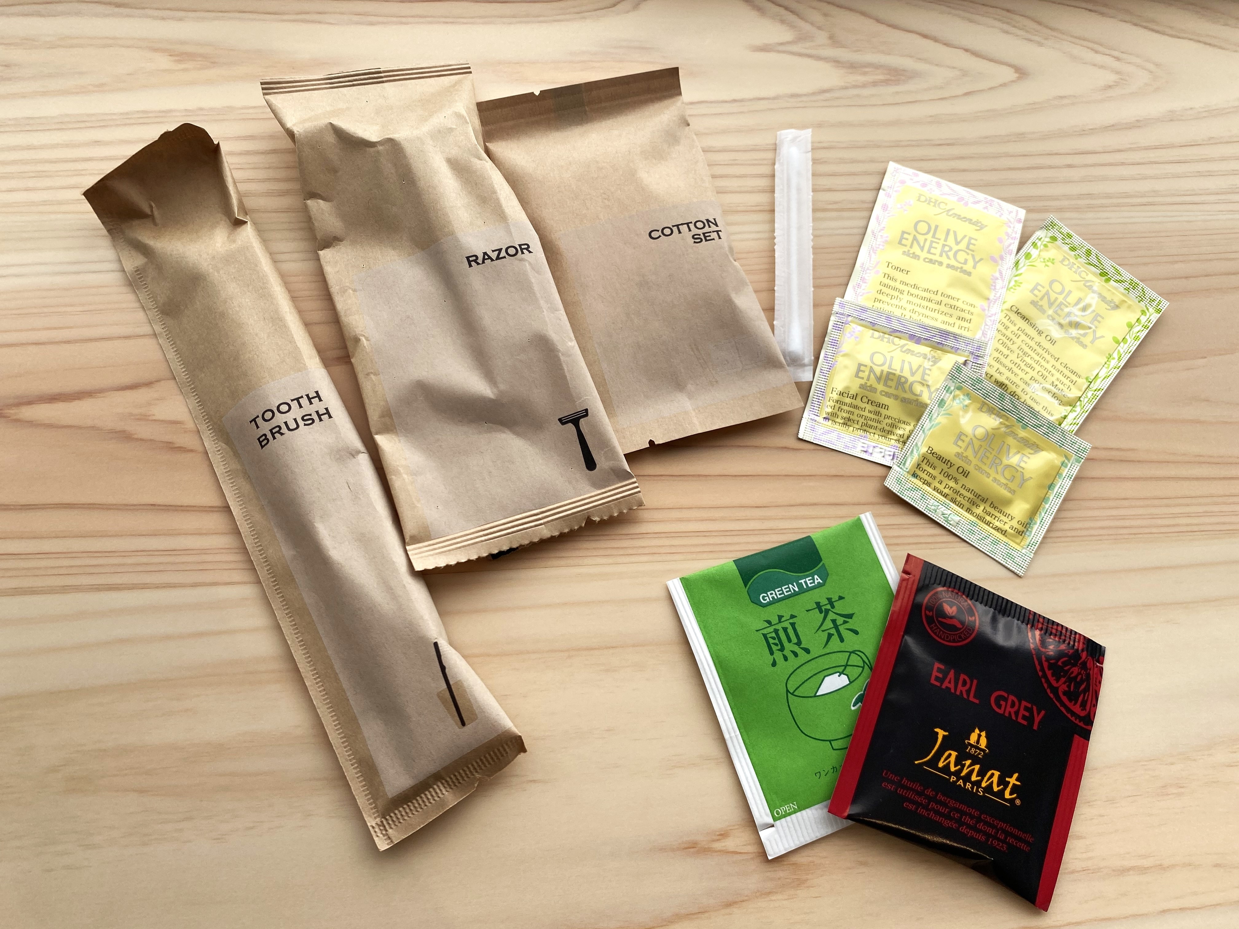 มีสิ่งอำนวยความสะดวกไว้คอยให้บริการในล็อบบี้ด้านหลังแผนกต้อนรับ