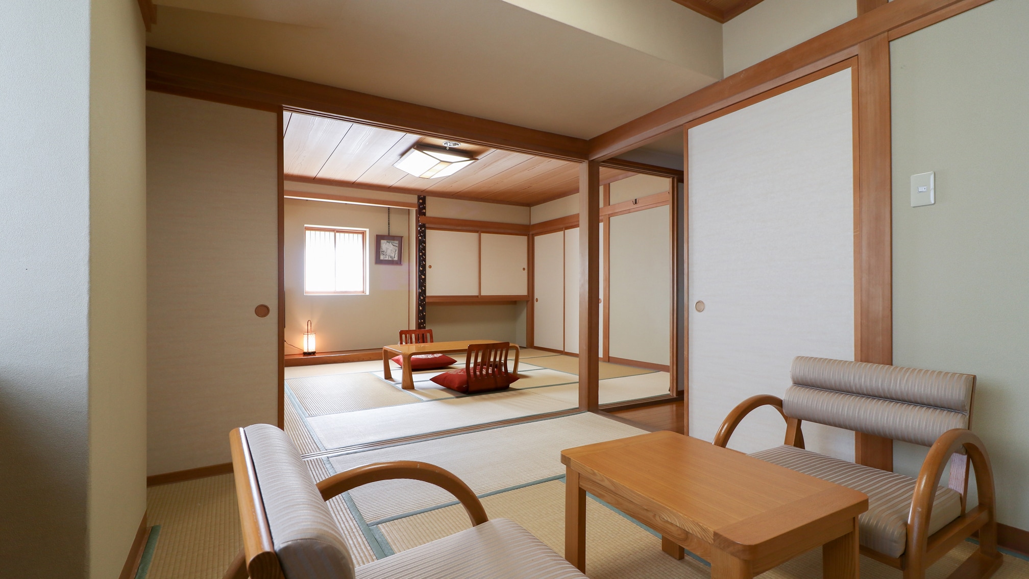Japanese-style room 10 tatami mats / example