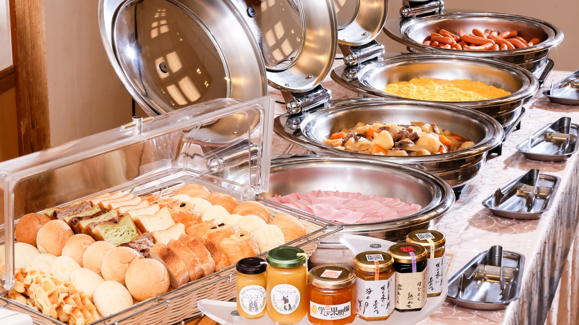 Breakfast buffet (image)
