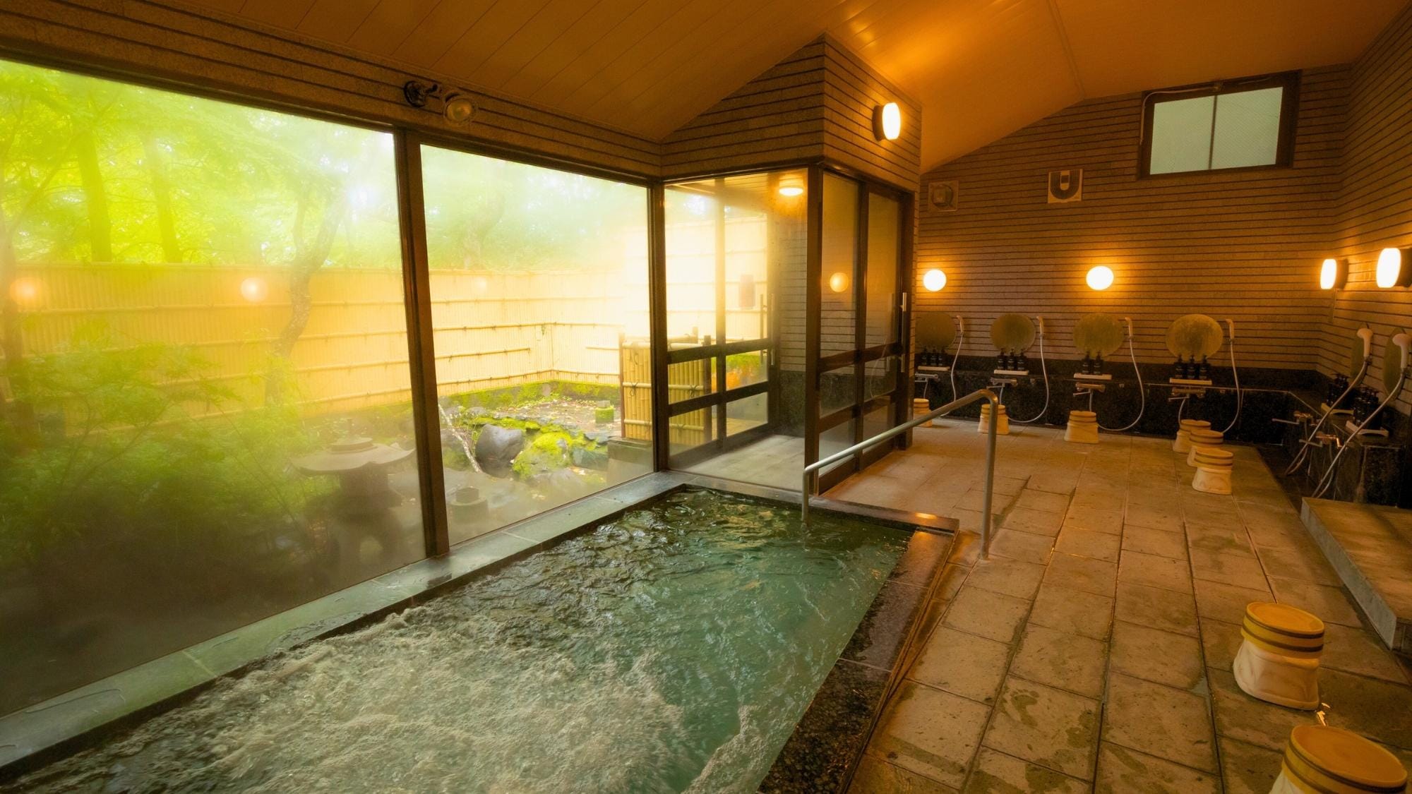 Bath: The spacious public bath features a vibrating bath that provides a soothing massage effect.