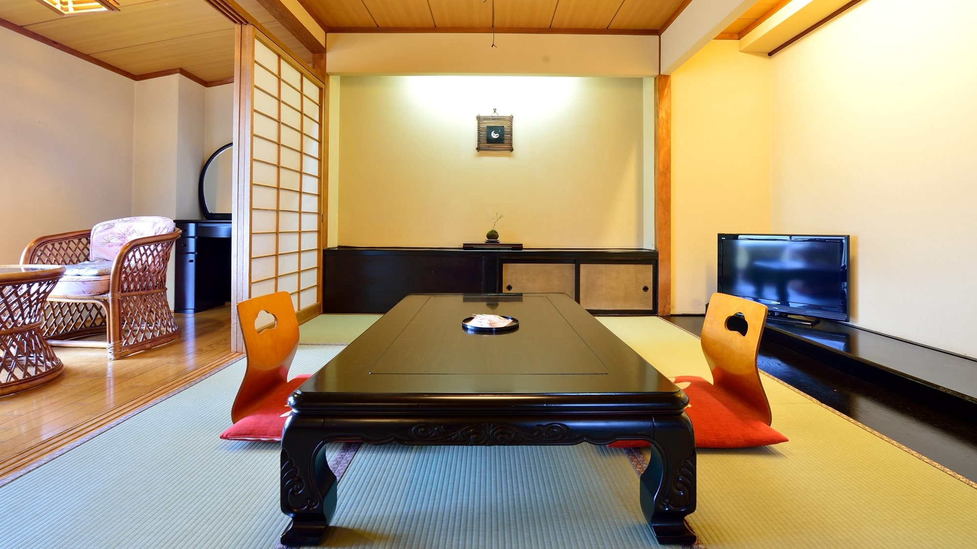 *Please relax in our purely Japanese style rooms.
