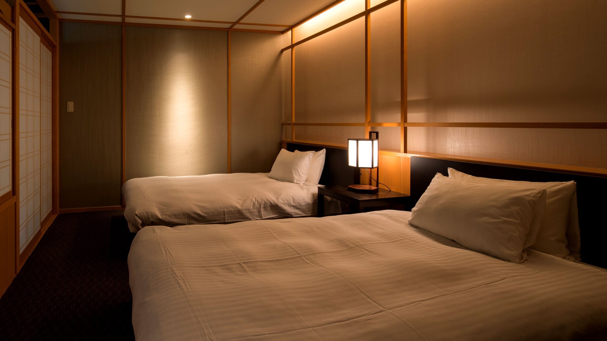 [Kashotei Five-star Japanese-Western style special room on the top floor overlooking the old pine trees (with open-air bath)]