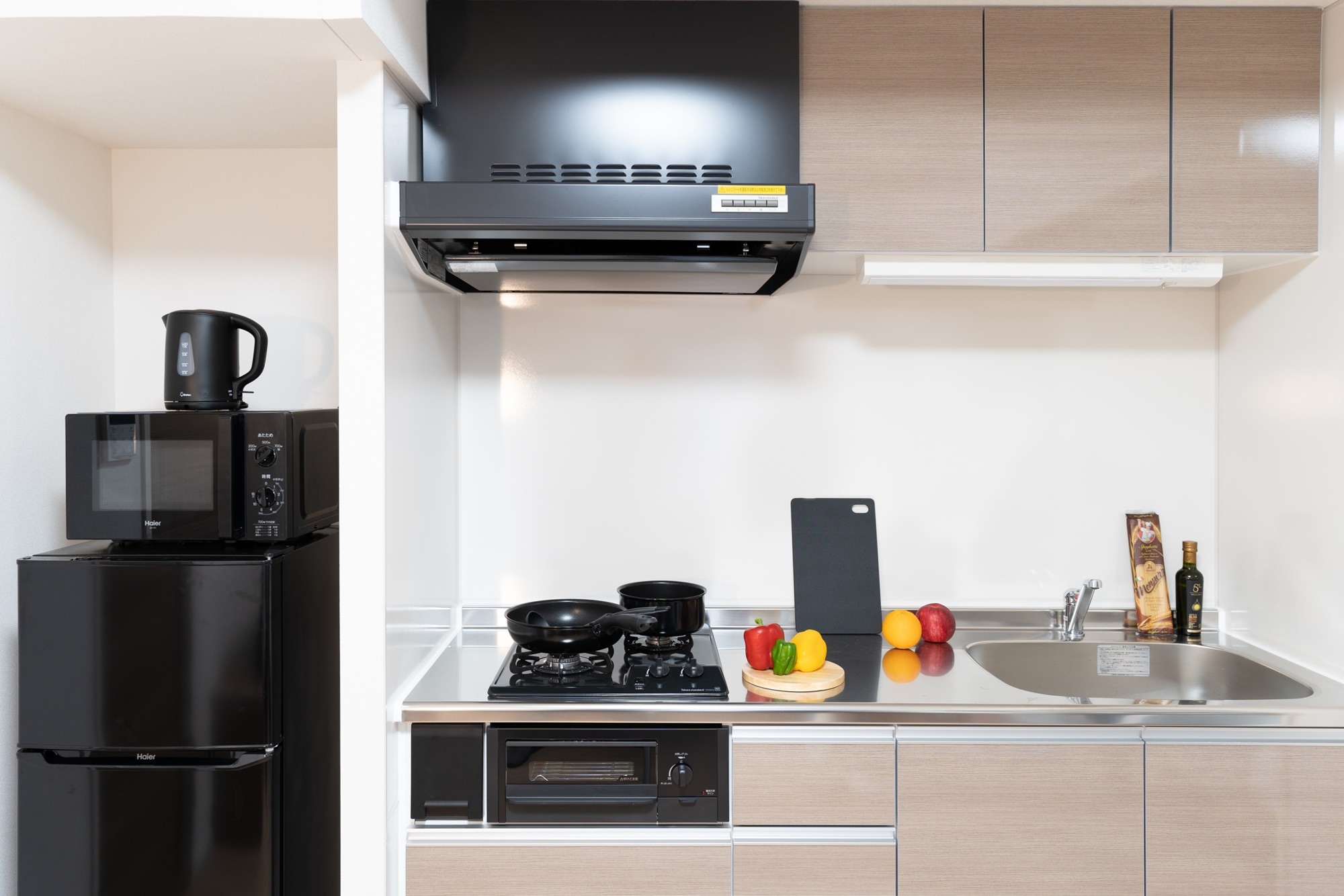 Kitchen (Deluxe Hollywood Twin)