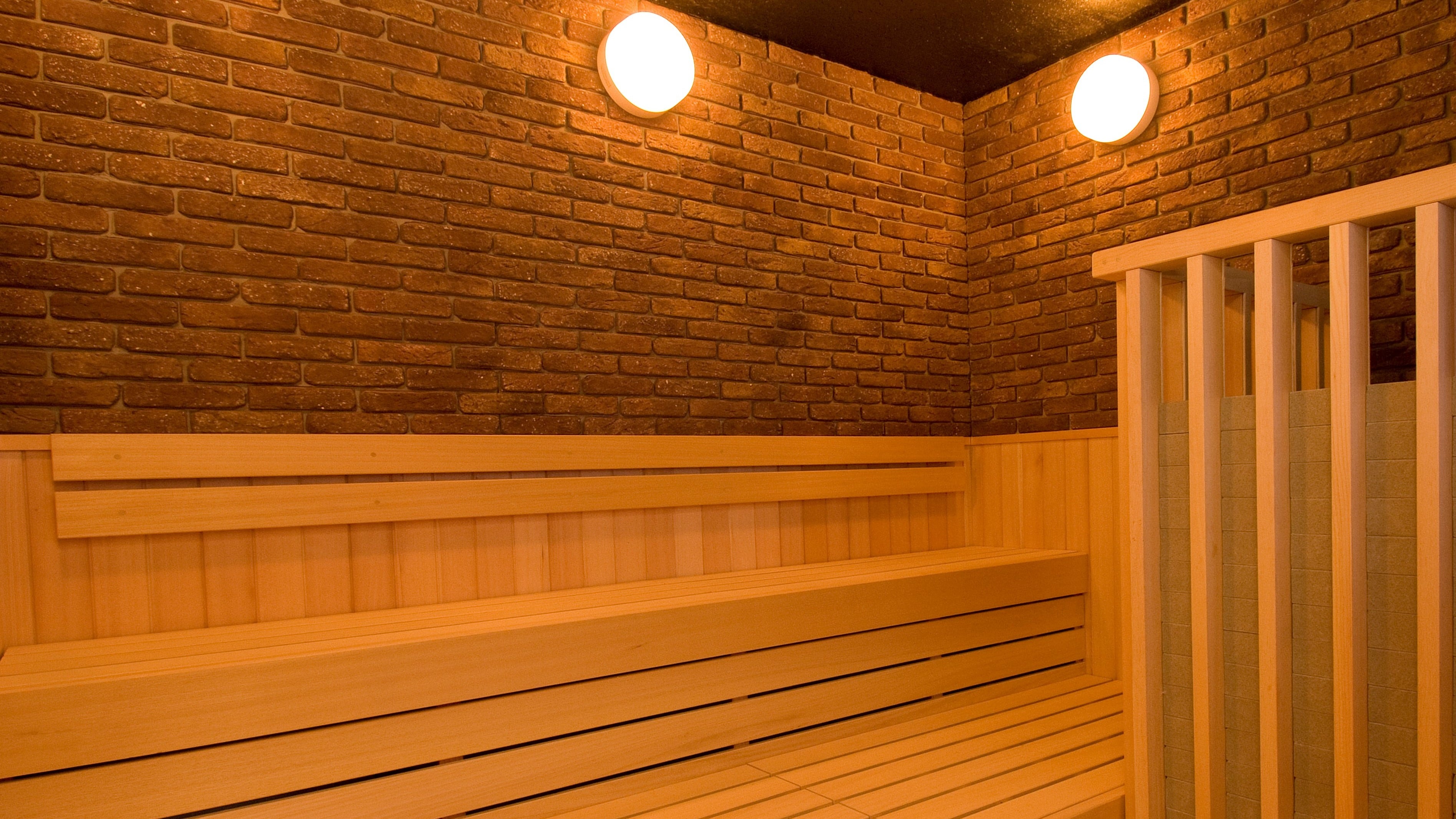 Men》 Sauna (suhu ruangan 95 derajat / kapasitas 3 orang)