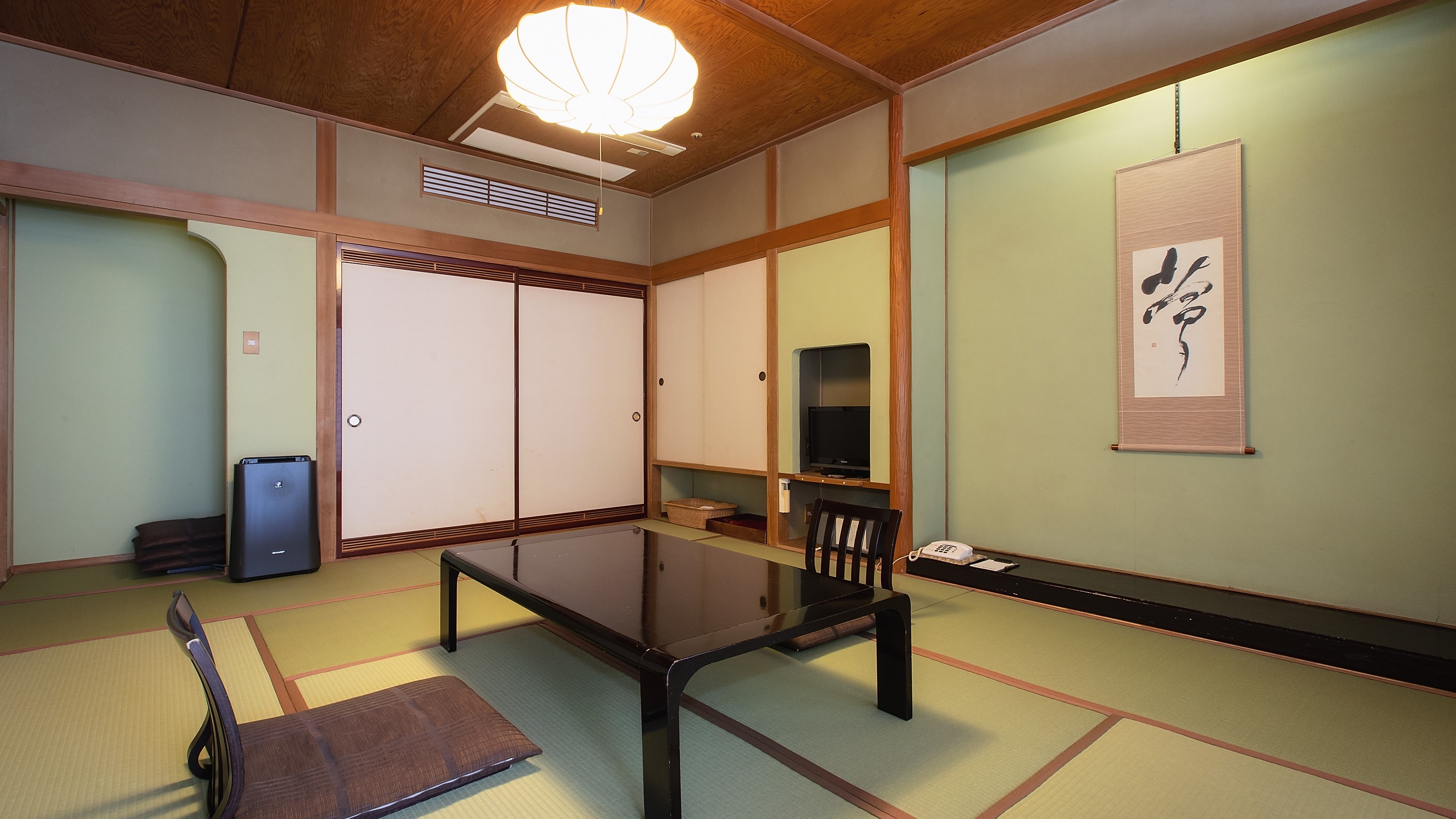 Japanese-style room with 10 tatami mat toilet in the main building