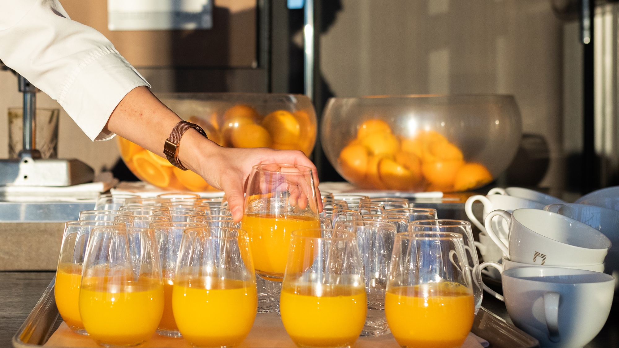 [Breakfast] Freshly squeezed orange juice.