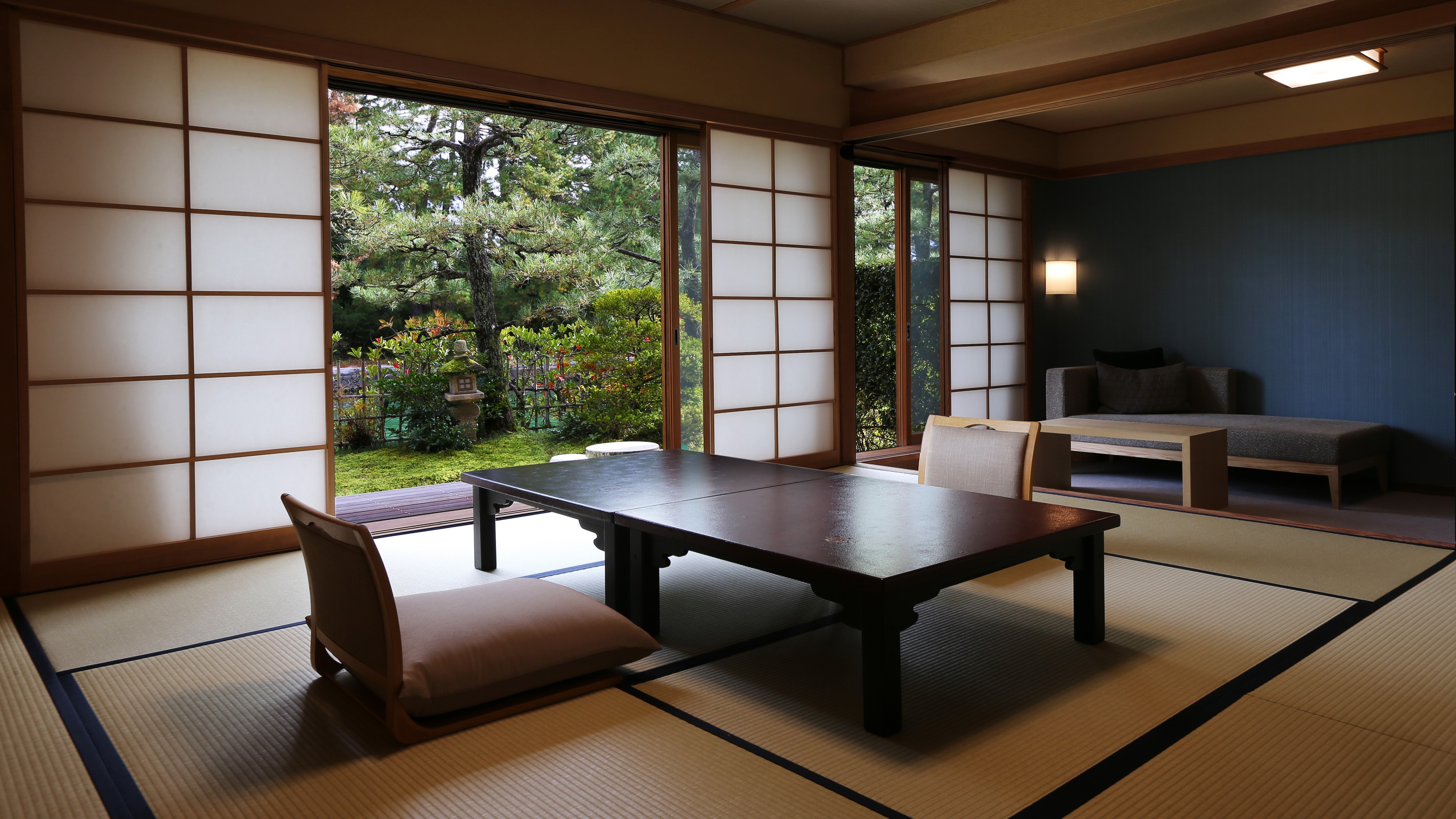 【雪月花之森】由日本著名建築師吉村順三設計的客房，是令人放鬆的空間。