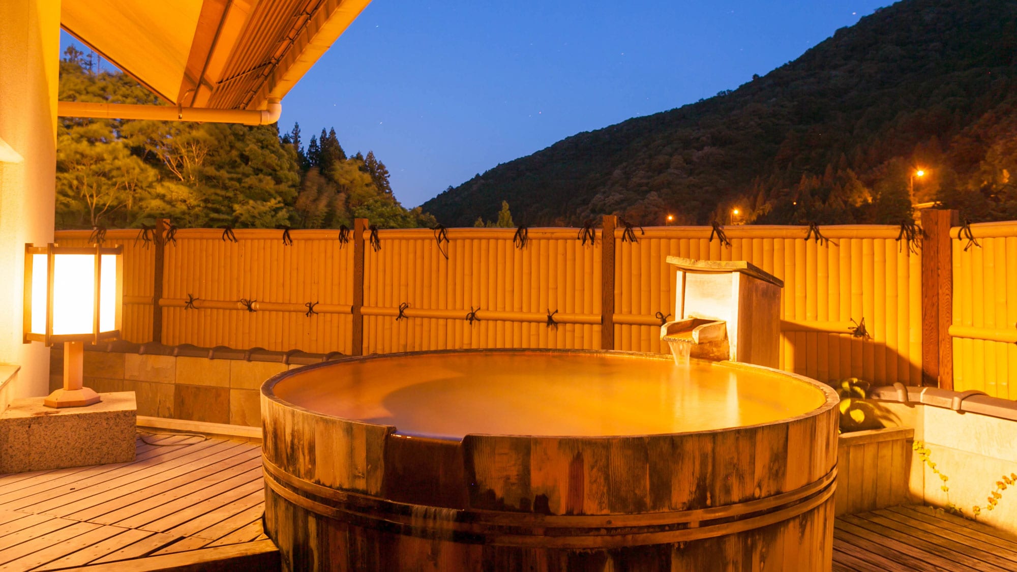 Starry sky view ♪ Special room with open-air bath in the sky of Otaru flowing from the source
