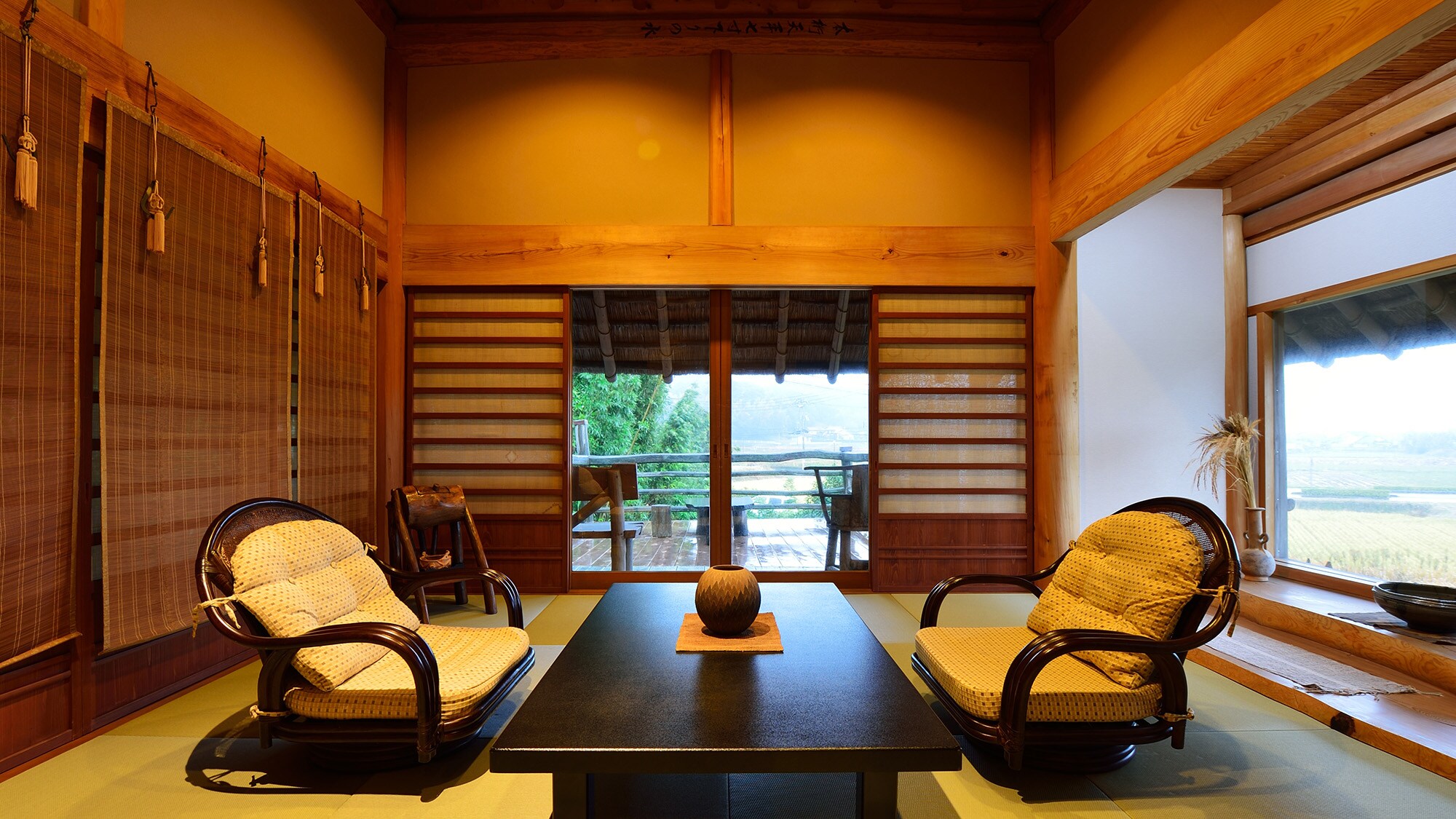 *[Kakebe no Sato Miyadokoro] Guest rooms offer views of the Japanese garden.