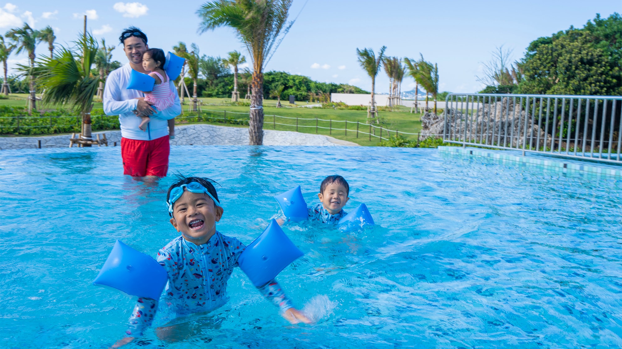 [Outdoor pool * Seasonal] If you are staying at the hotel, you can use it for free during your stay! There is also a children's area where families can rest assured.