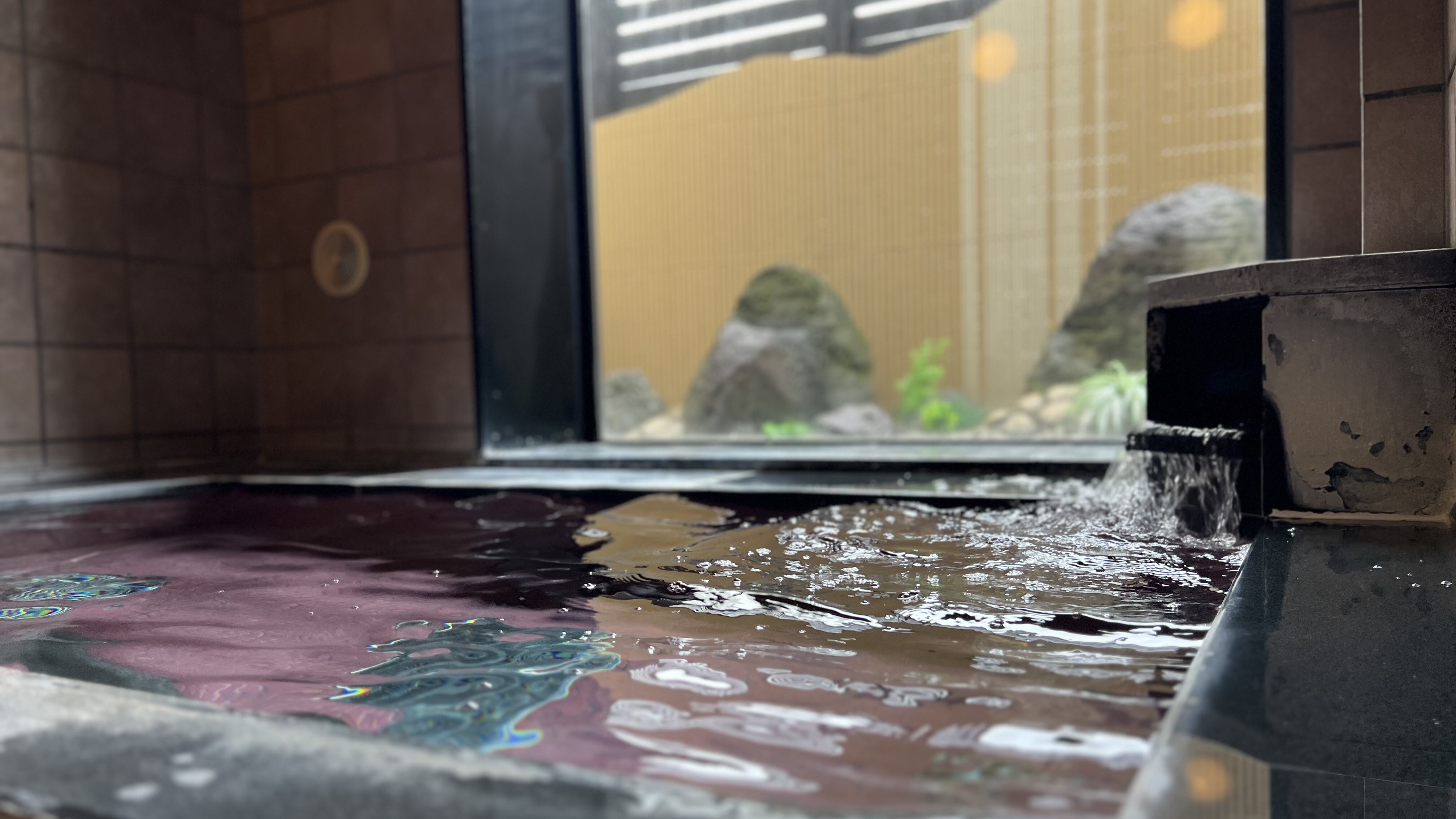 男女人工溫泉浴池（15:00~26:00、隔日凌晨5:00~10:00）