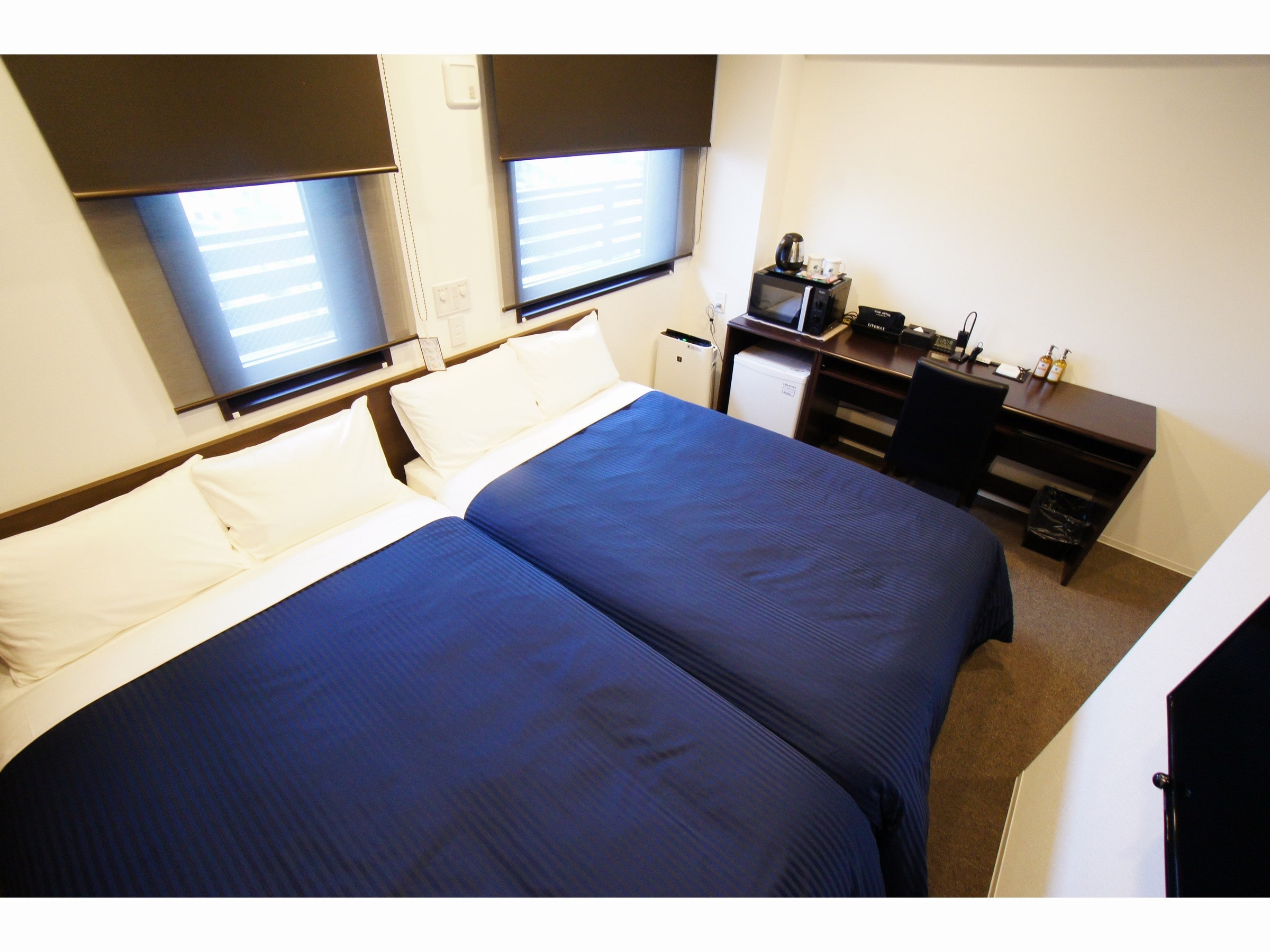[Twin room] Simmons semi-double bed is adopted.
