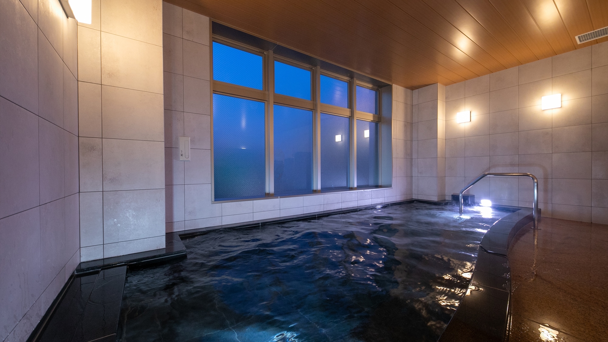 [Large public bath/men's bath] A newly built and clean large public bath! Take a moment to soothe your fatigue.